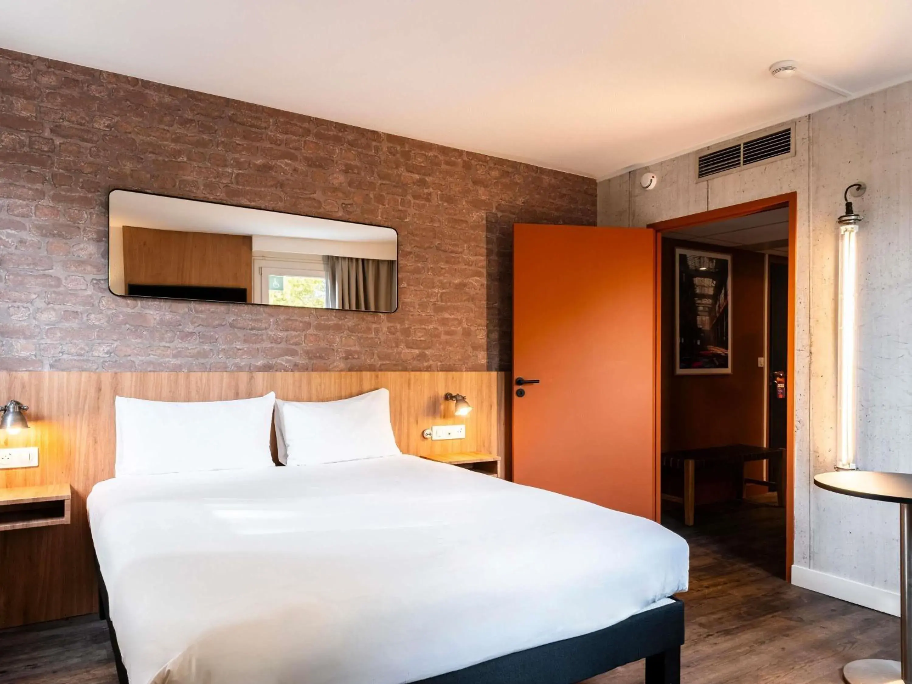 Bedroom, Bed in Ibis Styles Lyon Villeurbanne Parc de la Tête d'Or Bedroom, Bed in Ibis Styles Lyon Villeurbanne Parc de la Tête d'Or