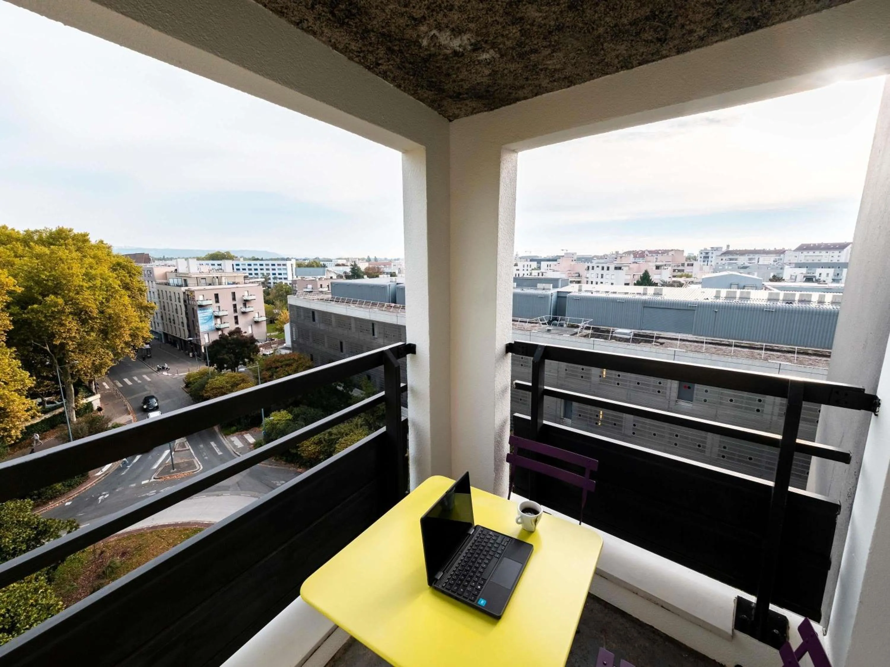 Balcony/Terrace in Ibis Styles Lyon Villeurbanne Parc de la Tête d'Or
