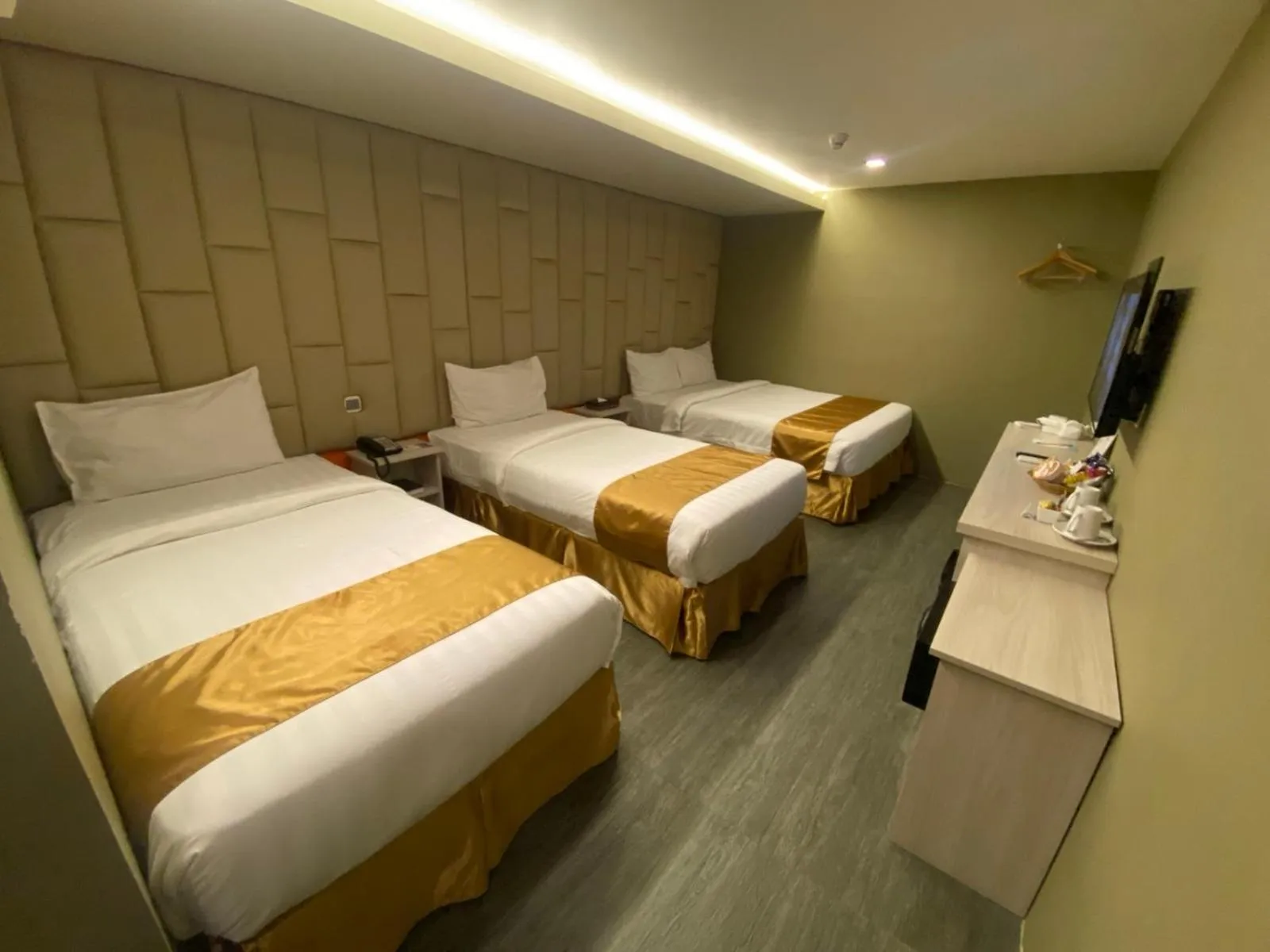 Bedroom, Bed in Felicity Island Hotel