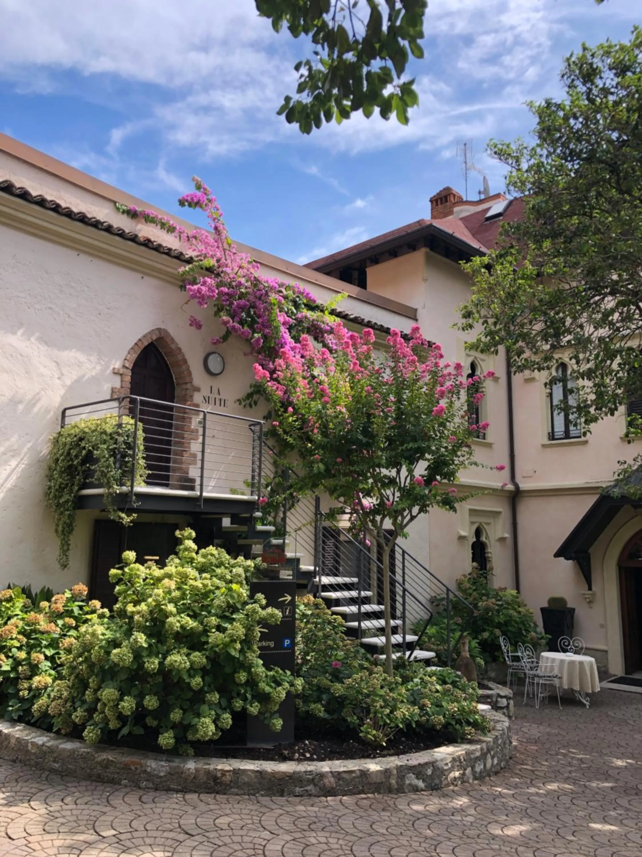 Facade/entrance in Hotel Villa Giulia