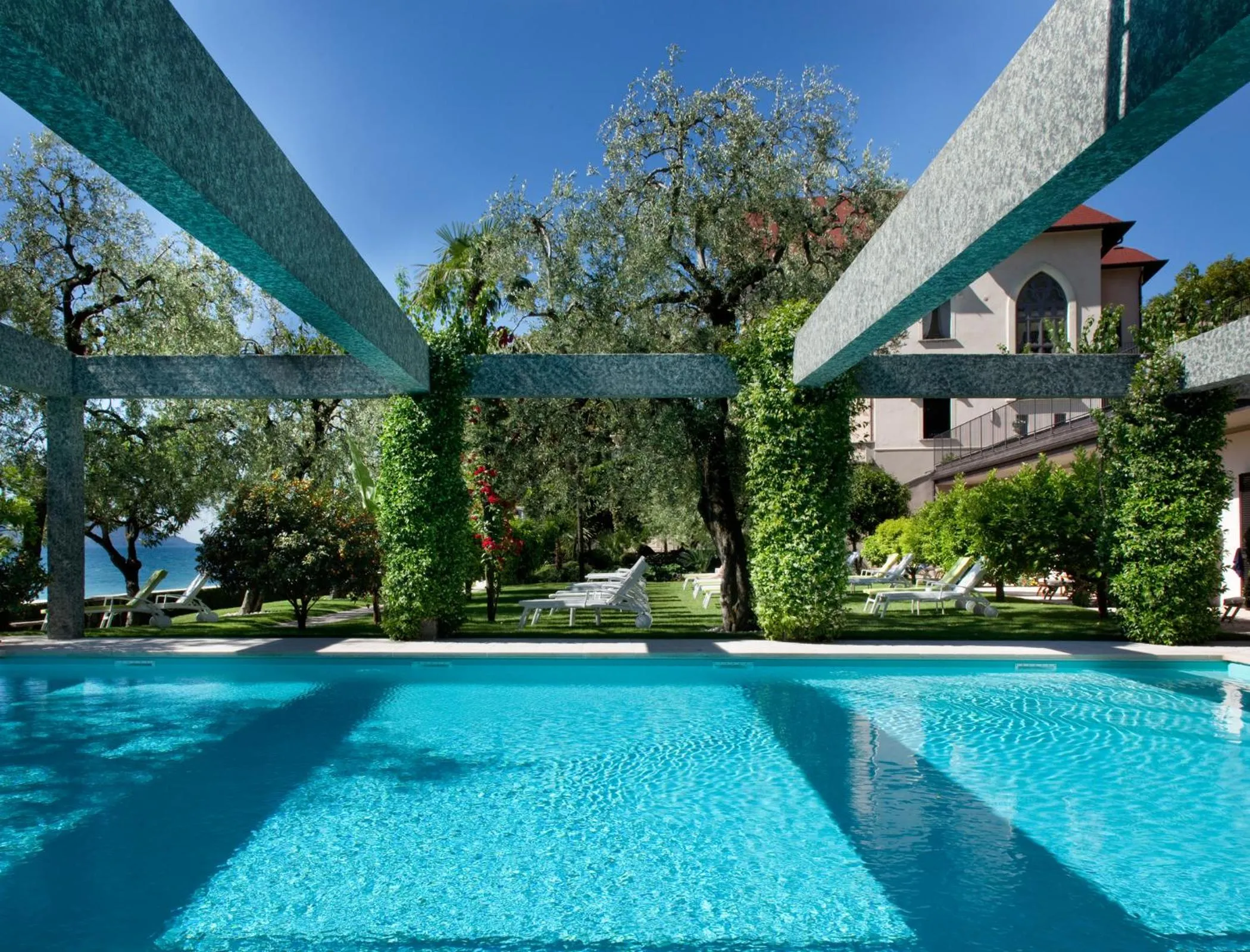 Swimming pool in Hotel Villa Giulia