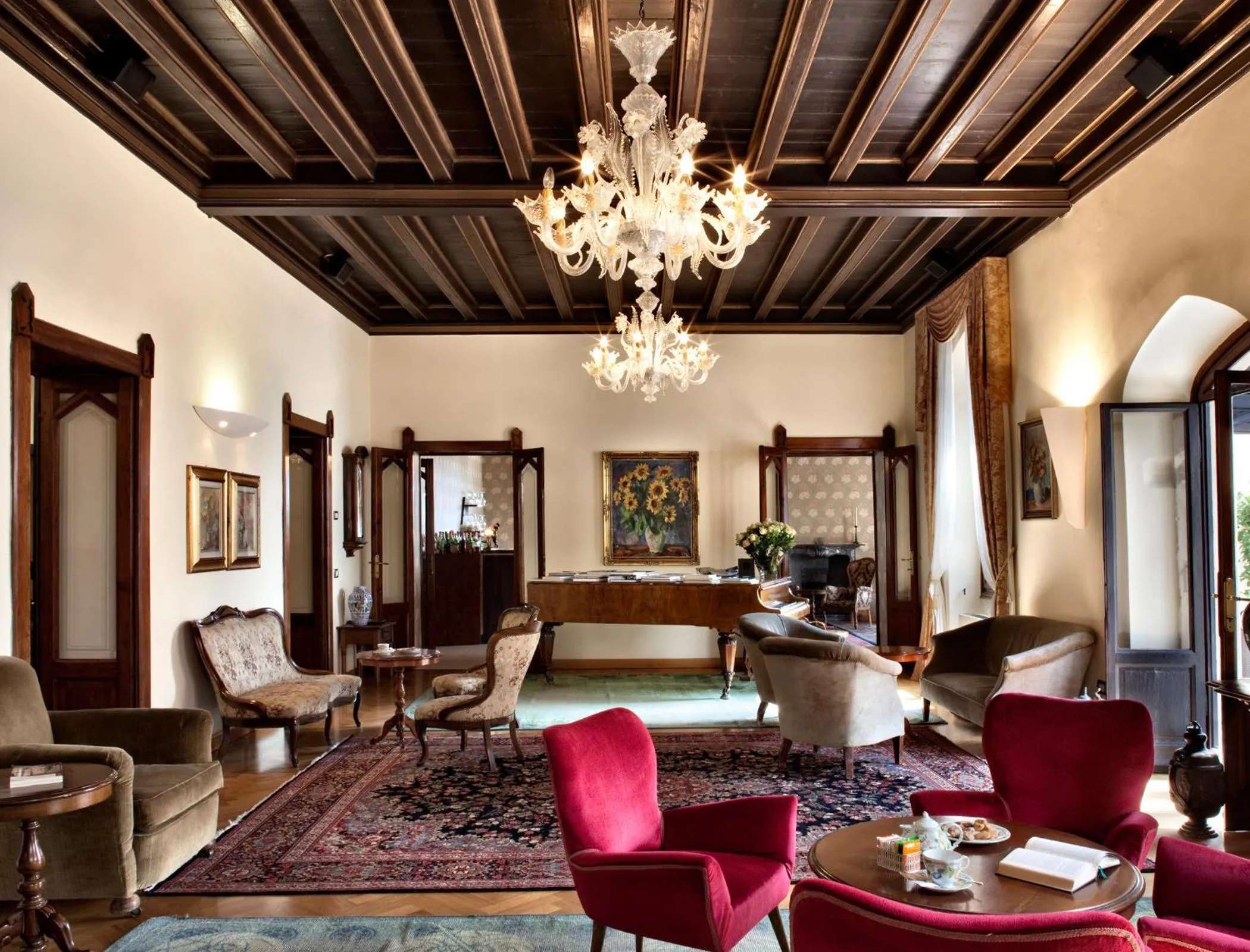 Communal lounge/ TV room in Hotel Villa Giulia