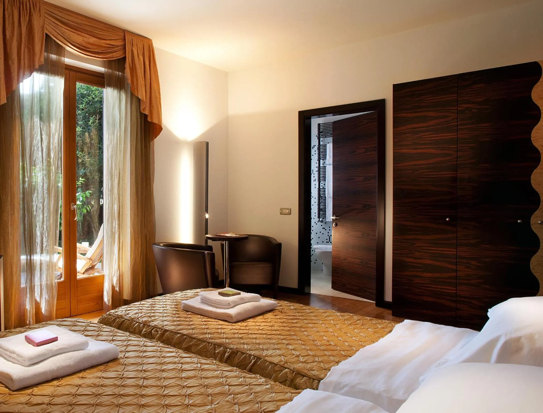 Photo of the whole room, Bed in Hotel Villa Giulia
