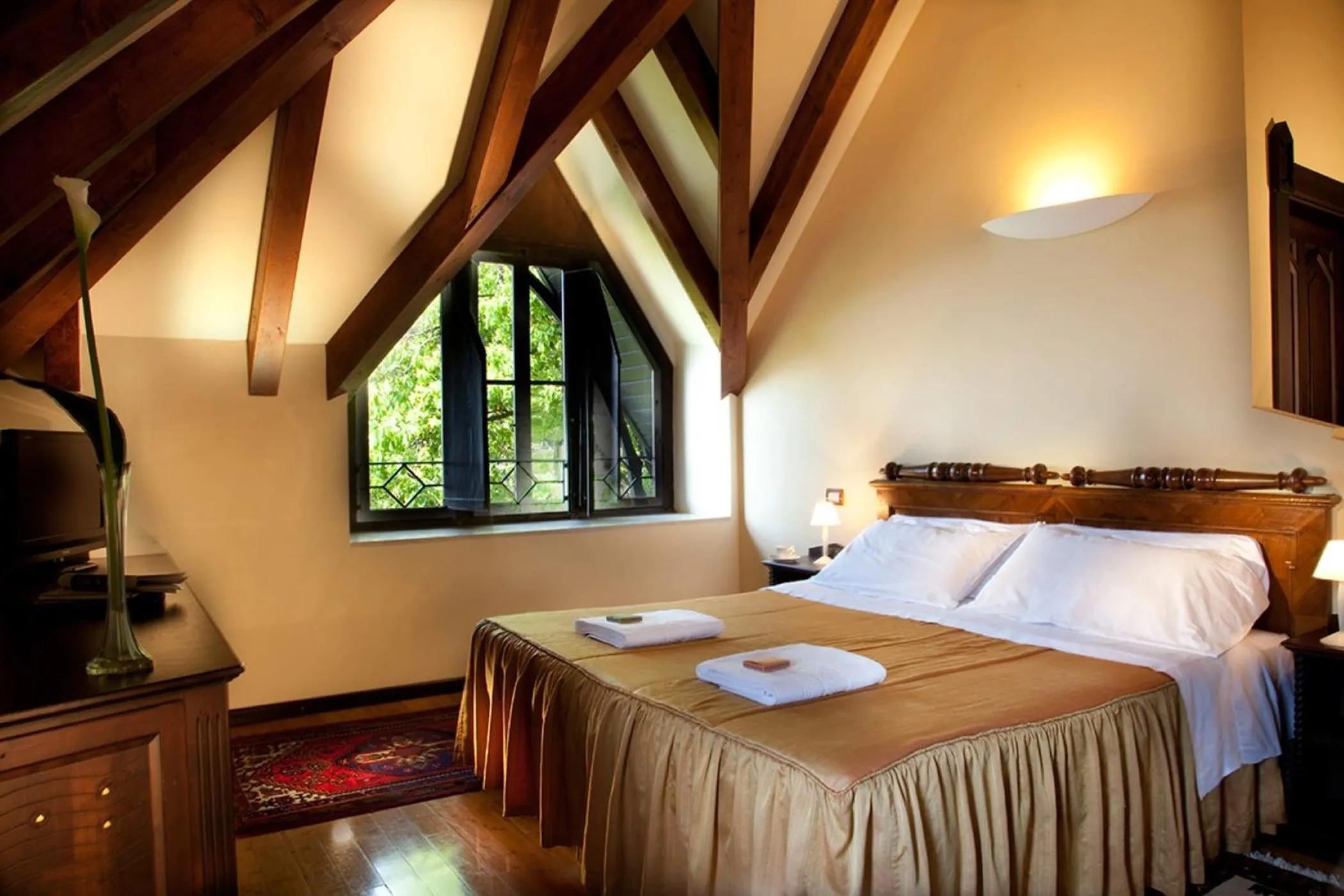 Photo of the whole room, Bed in Hotel Villa Giulia