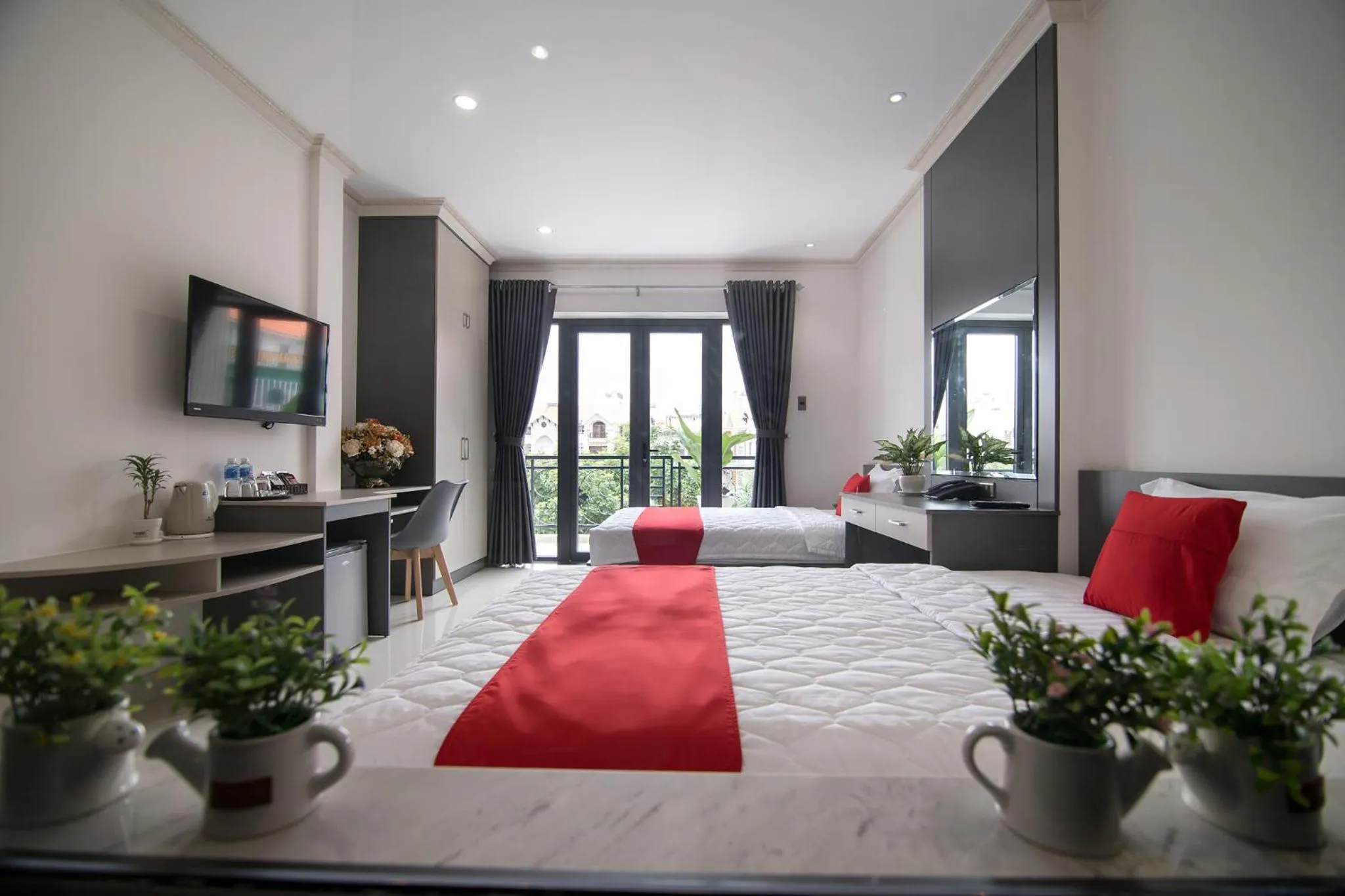 Photo of the whole room, Bed in Bin Bin Hotel 7 - Near TON DUC THANG University