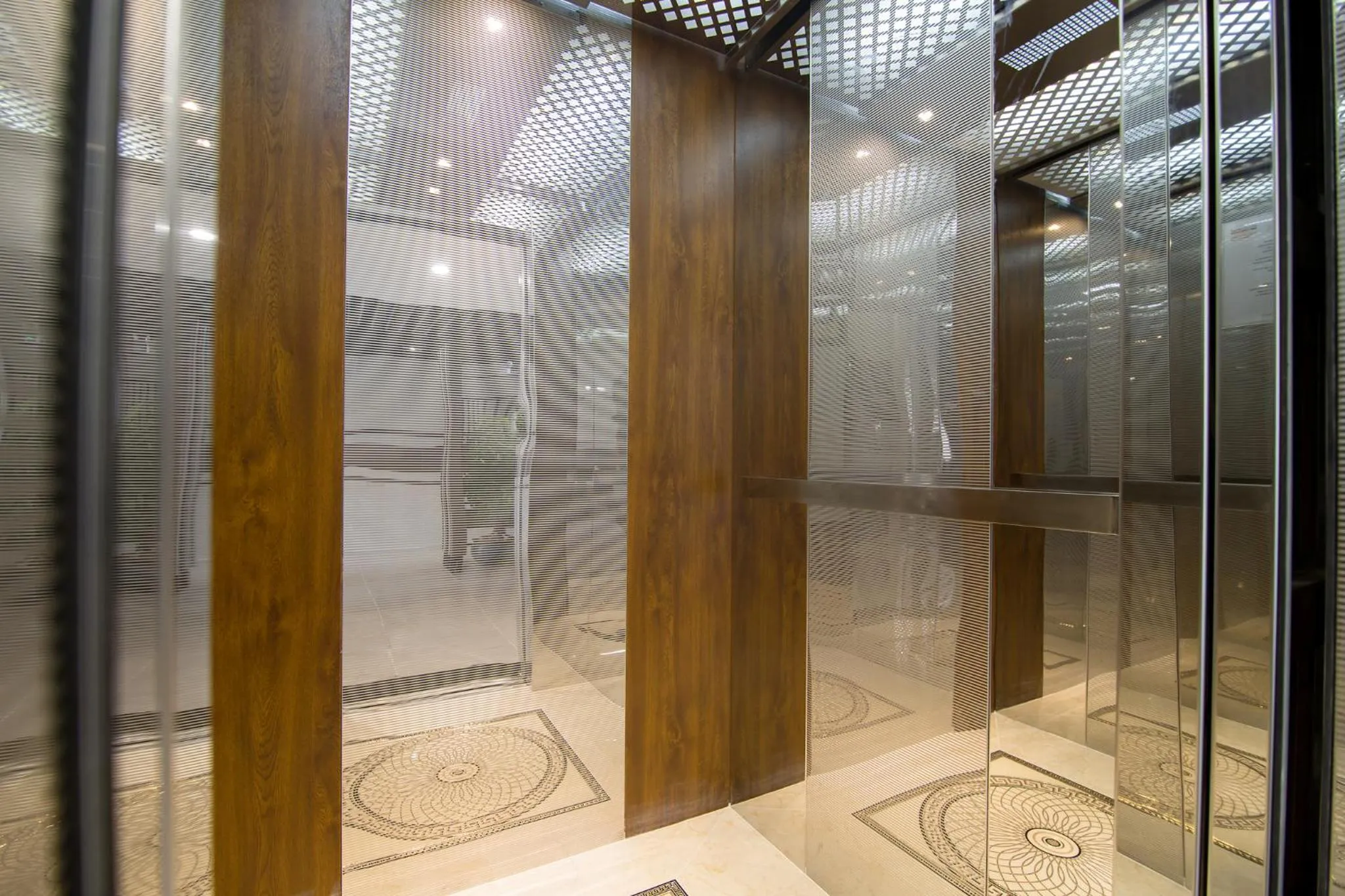 Property building in Bin Bin Hotel 7 - Near TON DUC THANG University