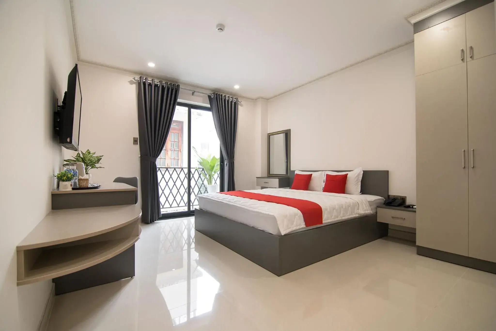 Photo of the whole room, Bed in Bin Bin Hotel 7 - Near TON DUC THANG University Photo of the whole room, Bed in Bin Bin Hotel 7 - Near TON DUC THANG University