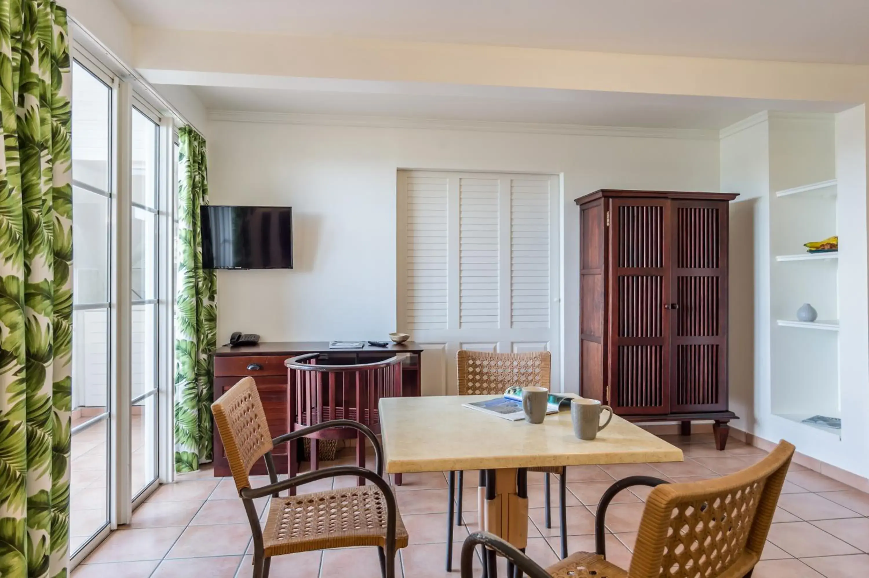 Two-Bedroom Apartment with Terrace (6 People) in Village Pierre & Vacances Sainte Luce Two-Bedroom Apartment with Terrace (6 People) in Village Pierre & Vacances Sainte Luce
