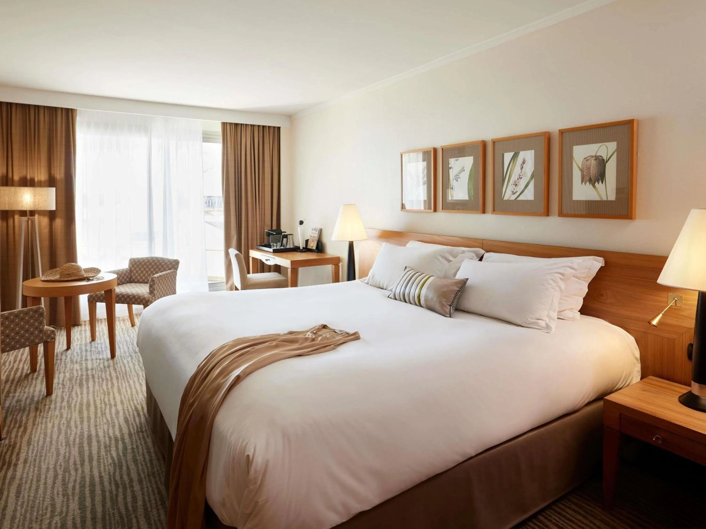 Bedroom, Bed in Sofitel Biarritz Le Miramar Thalassa