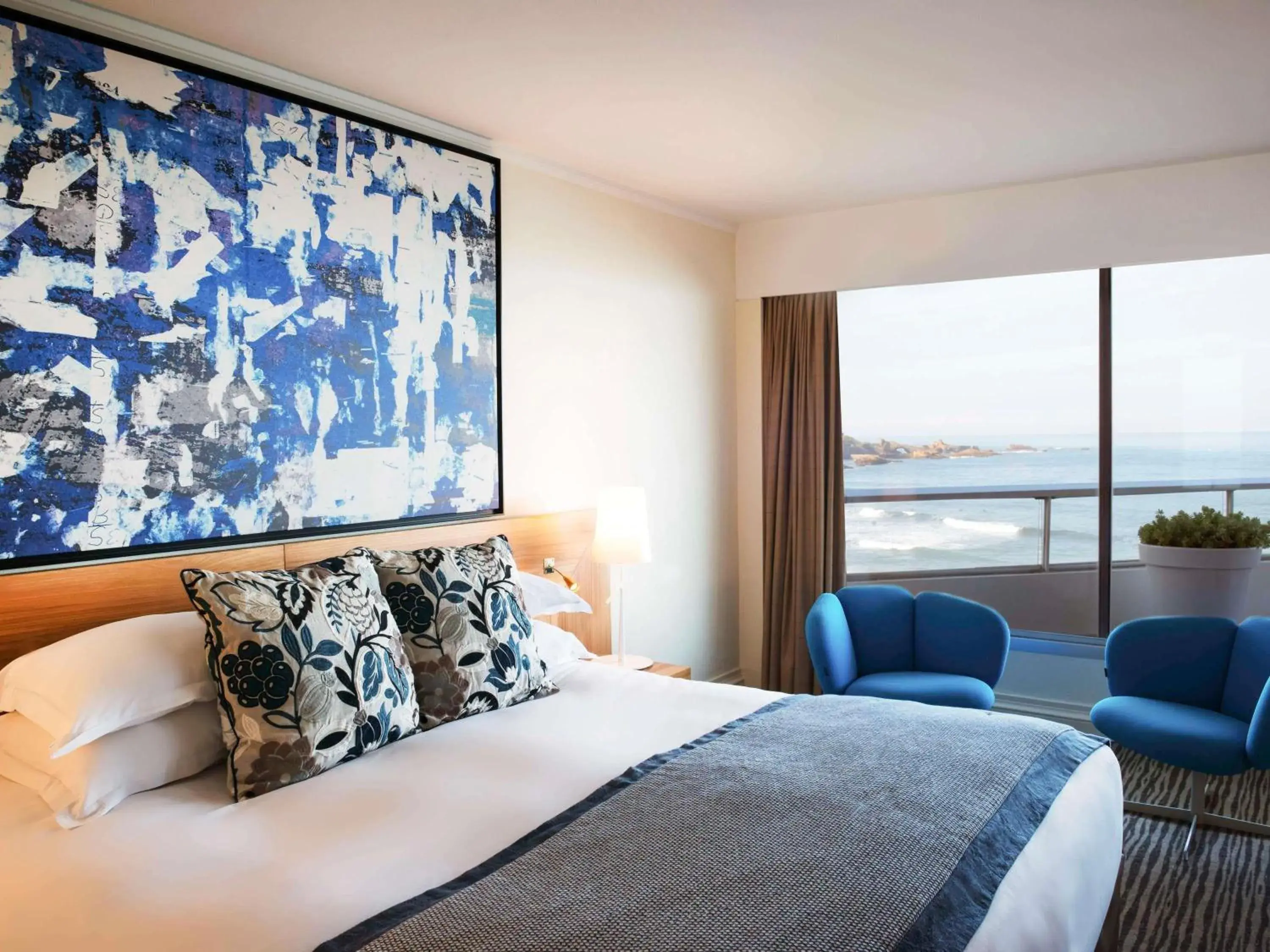 Bedroom, Bed in Sofitel Biarritz Le Miramar Thalassa Bedroom, Bed in Sofitel Biarritz Le Miramar Thalassa