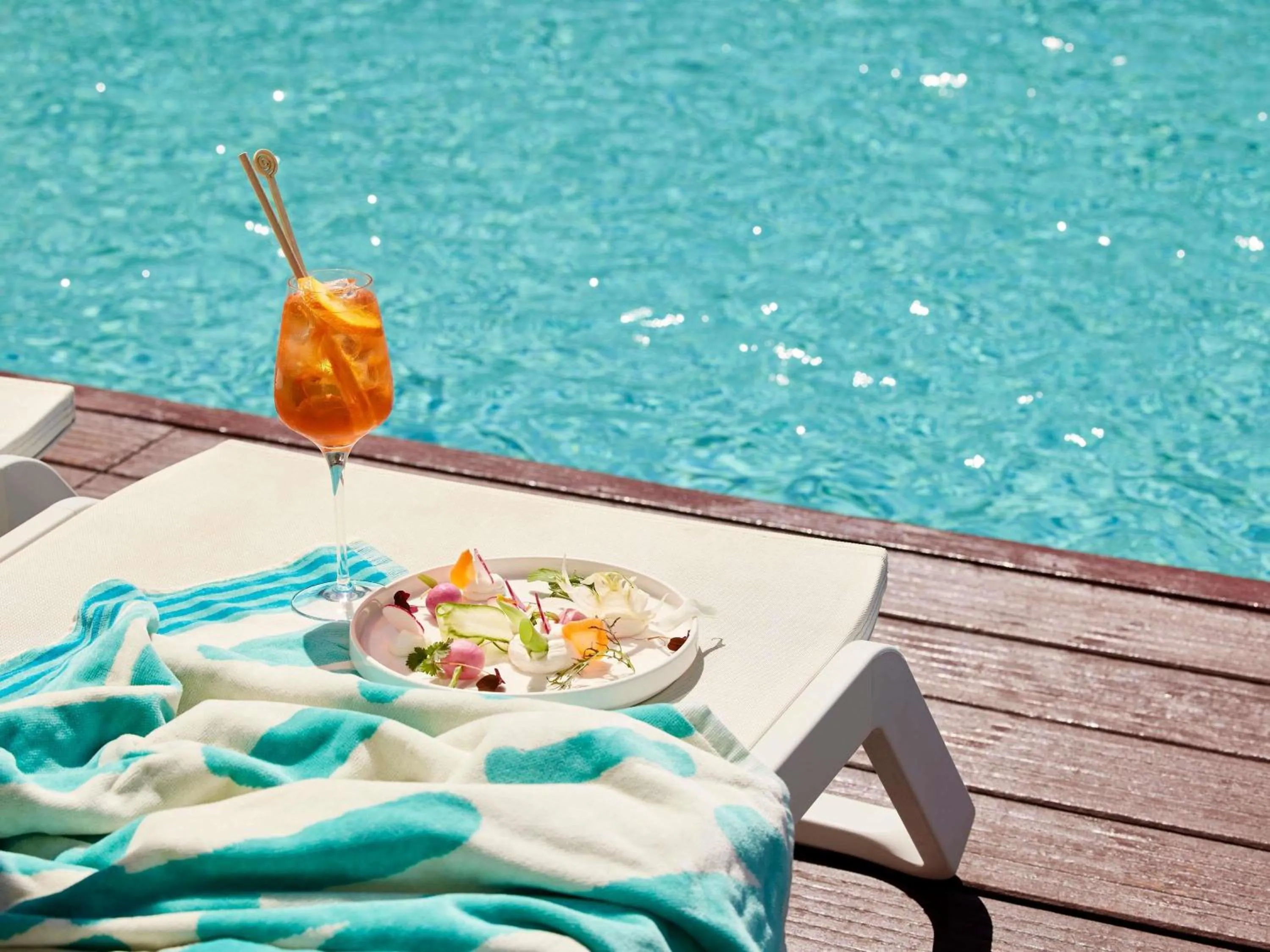 Lounge or bar in Sofitel Biarritz Le Miramar Thalassa