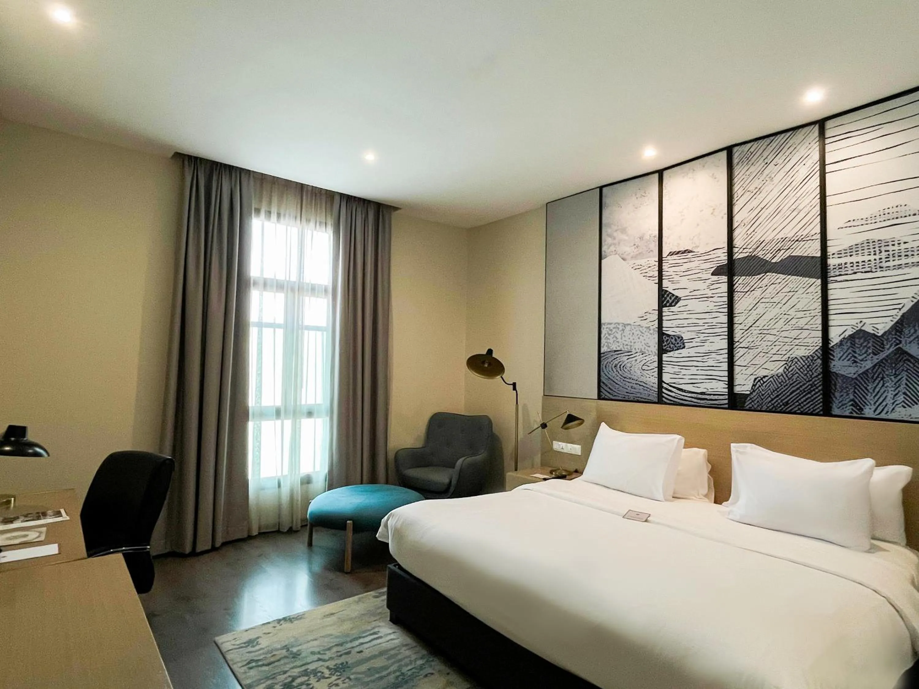 Bedroom, Bed in Aber Unayzah