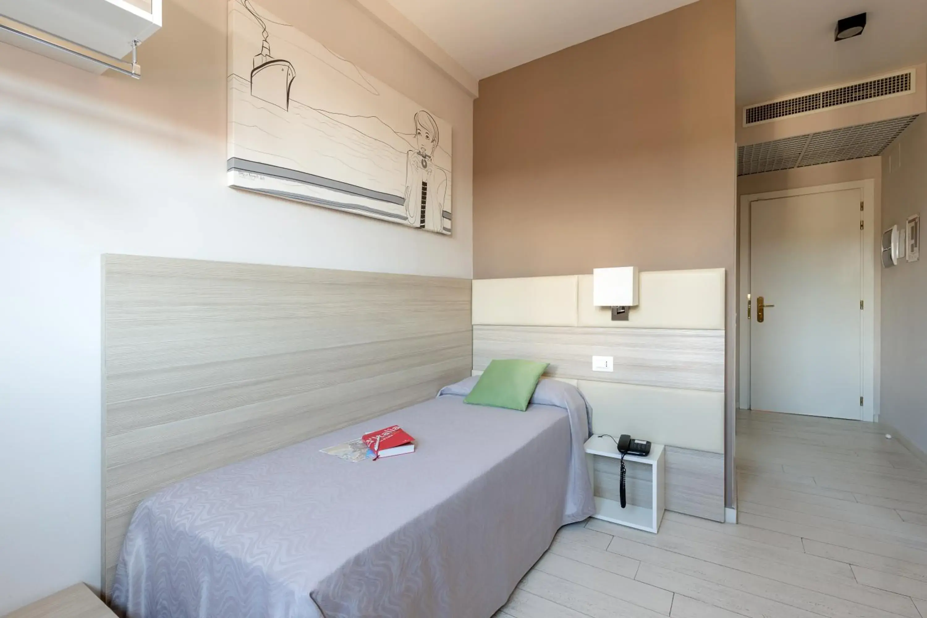 Bed in Hotel Cristina Bed in Hotel Cristina