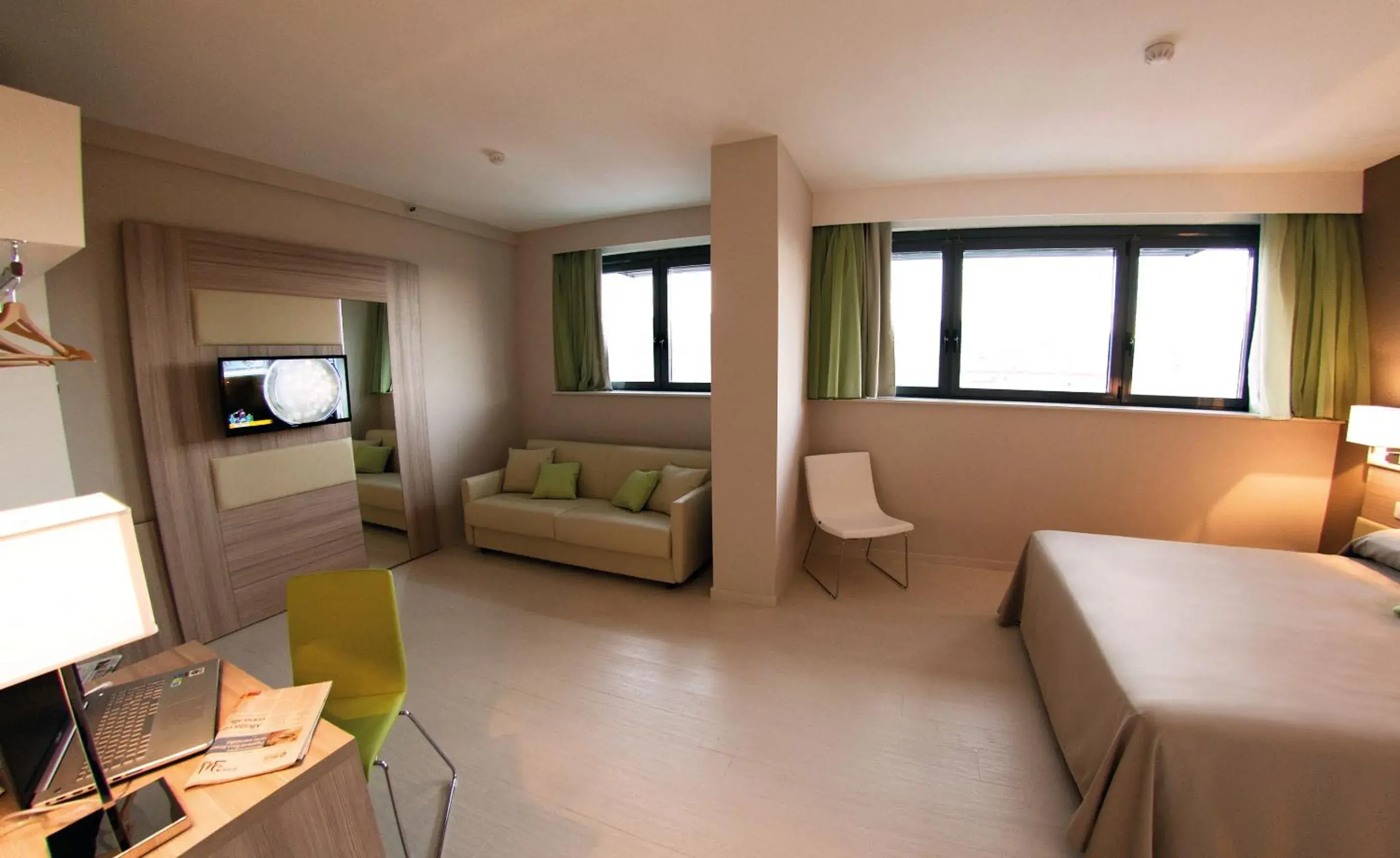 Day, Bed in Hotel Cristina Day, Bed in Hotel Cristina