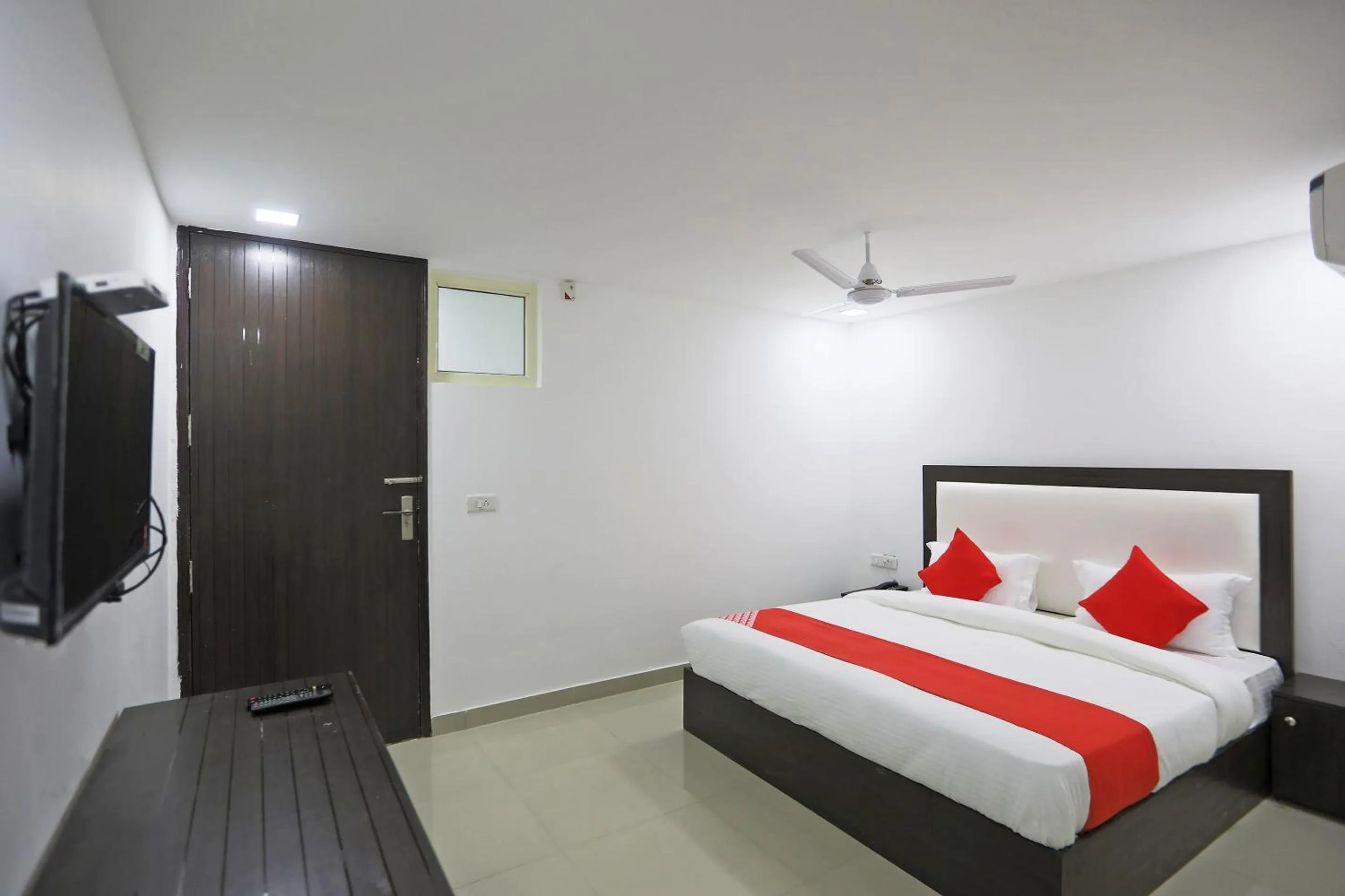 Bedroom, Bed in Townhouse South Lawn