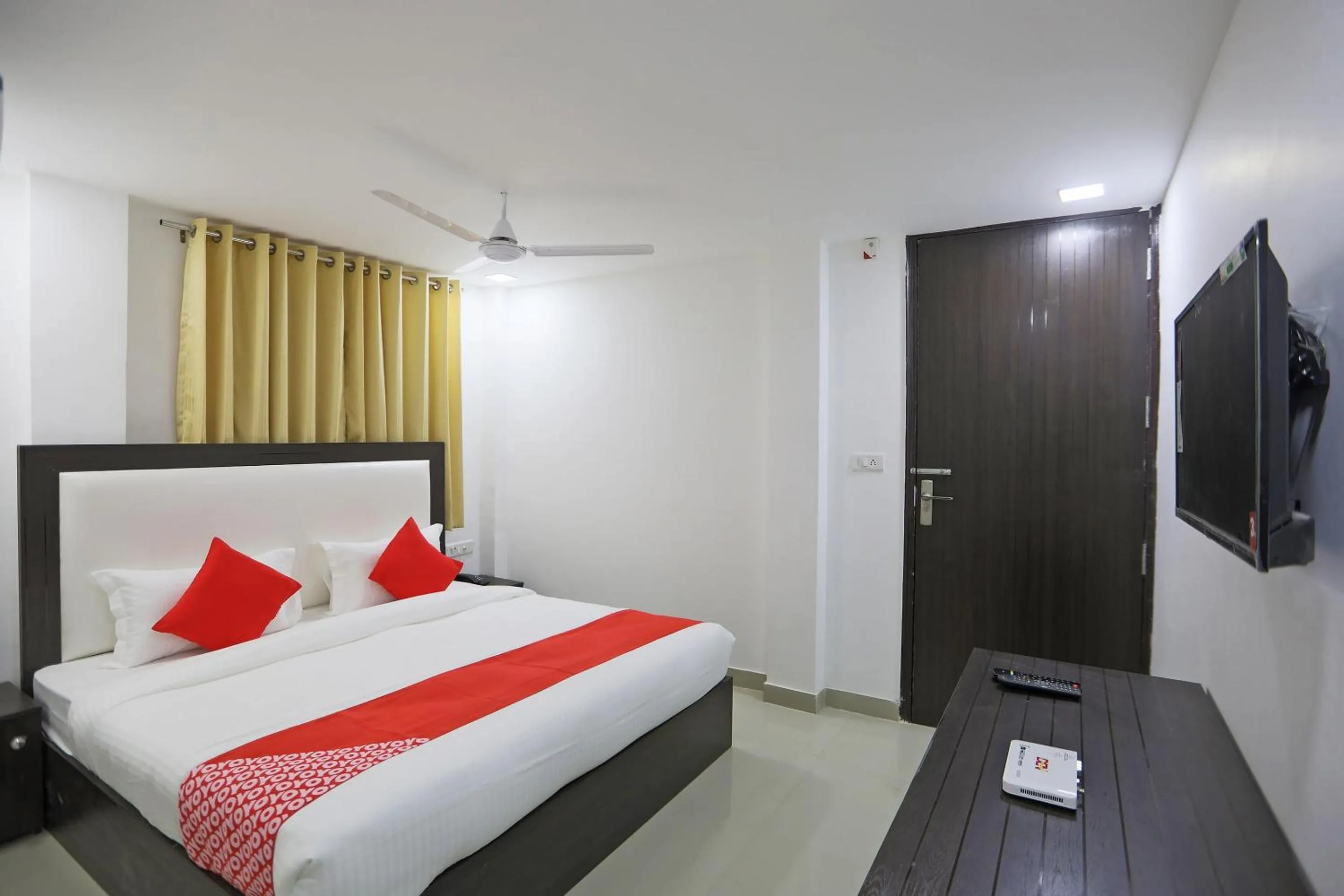 Bedroom, Bed in Townhouse South Lawn