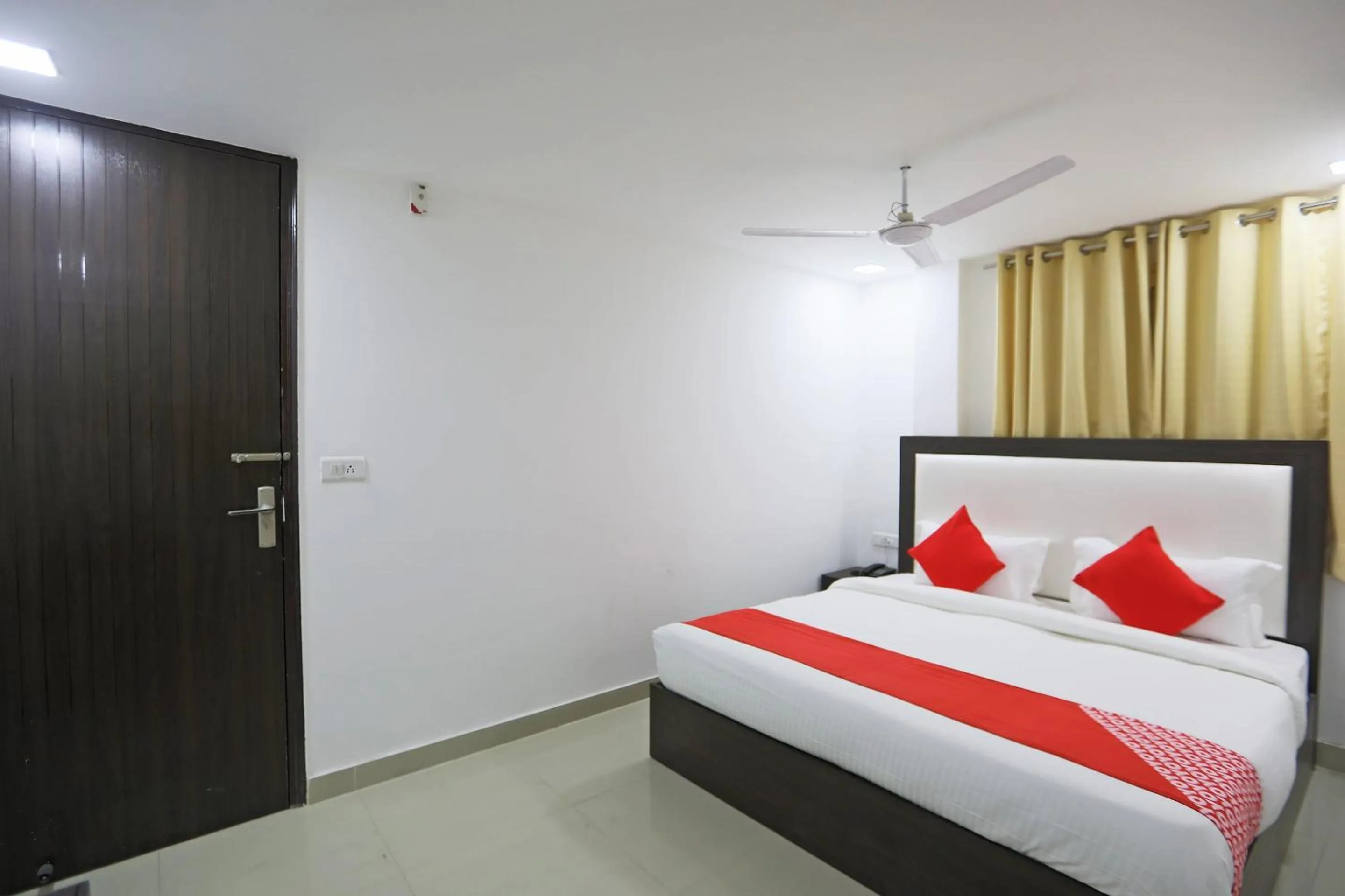 Bedroom, Bed in Townhouse South Lawn