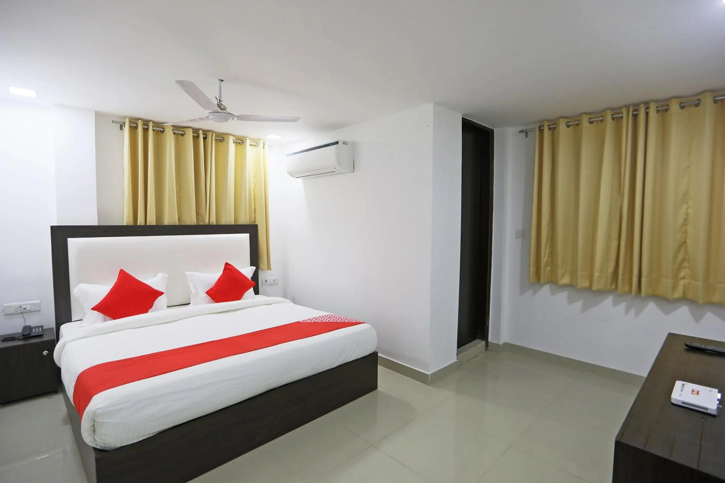 Bedroom, Bed in Townhouse South Lawn