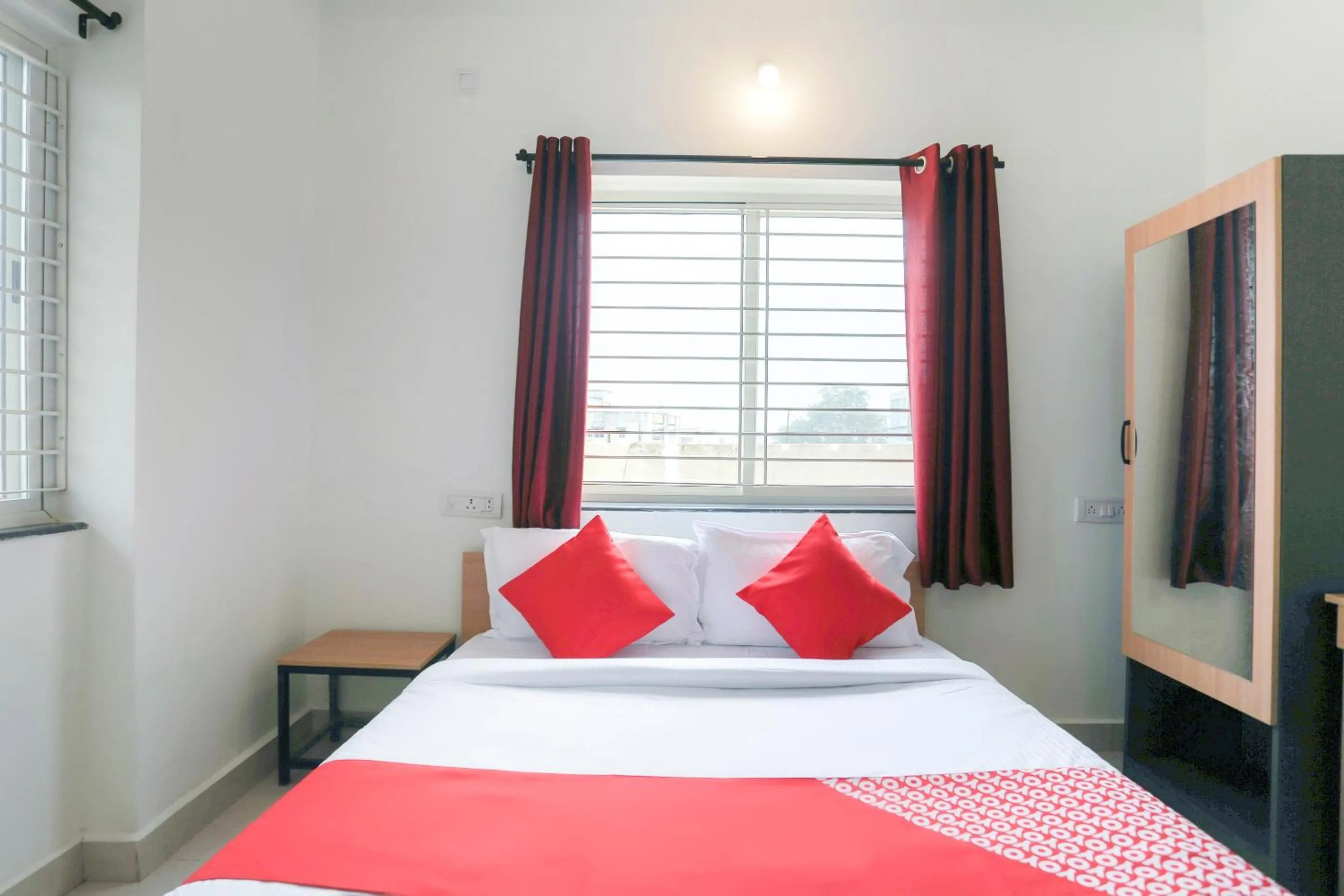 Bedroom, Bed in Super Hotel O Prashant Villa