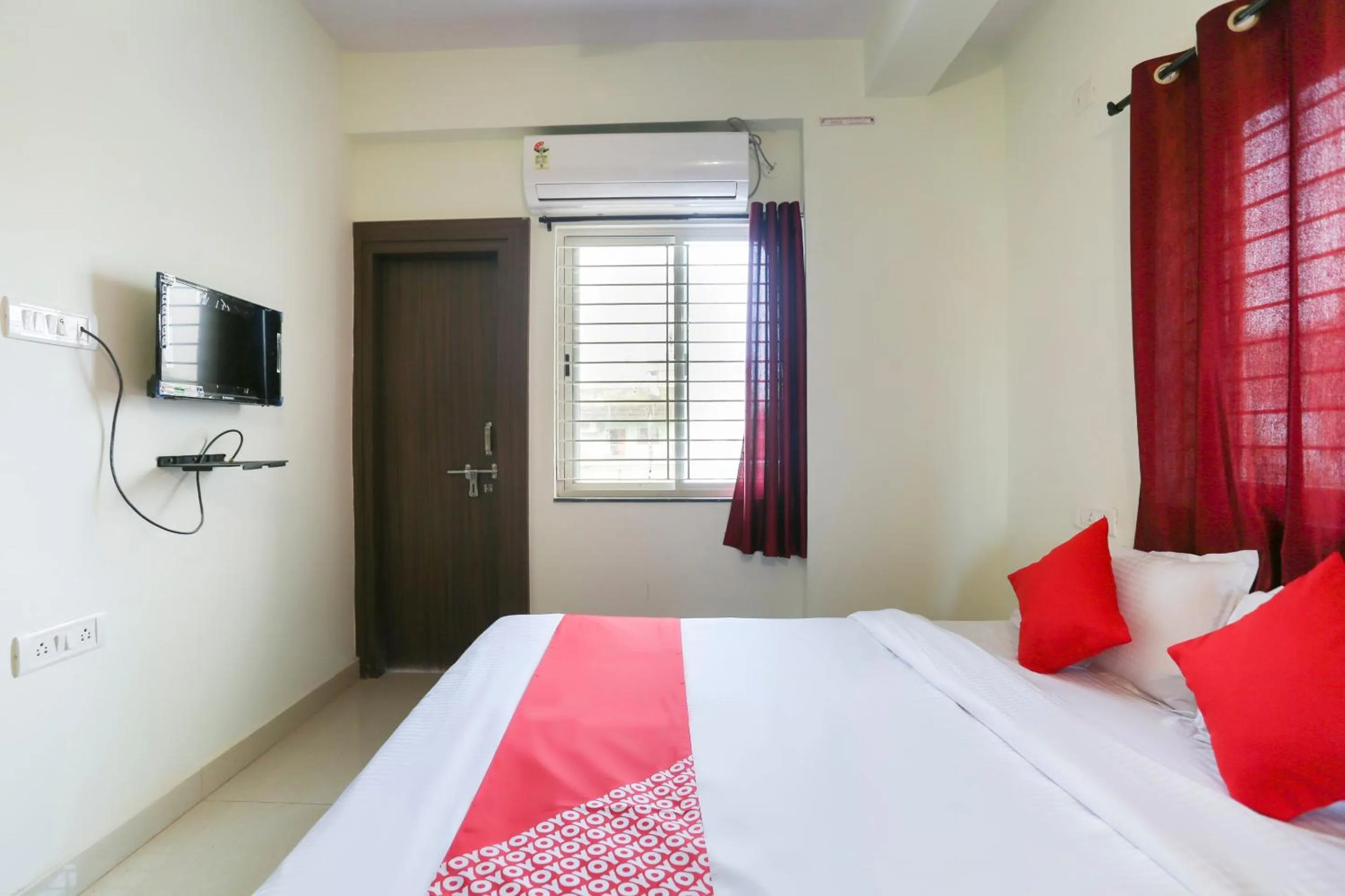 Bedroom, Bed in Super Hotel O Prashant Villa