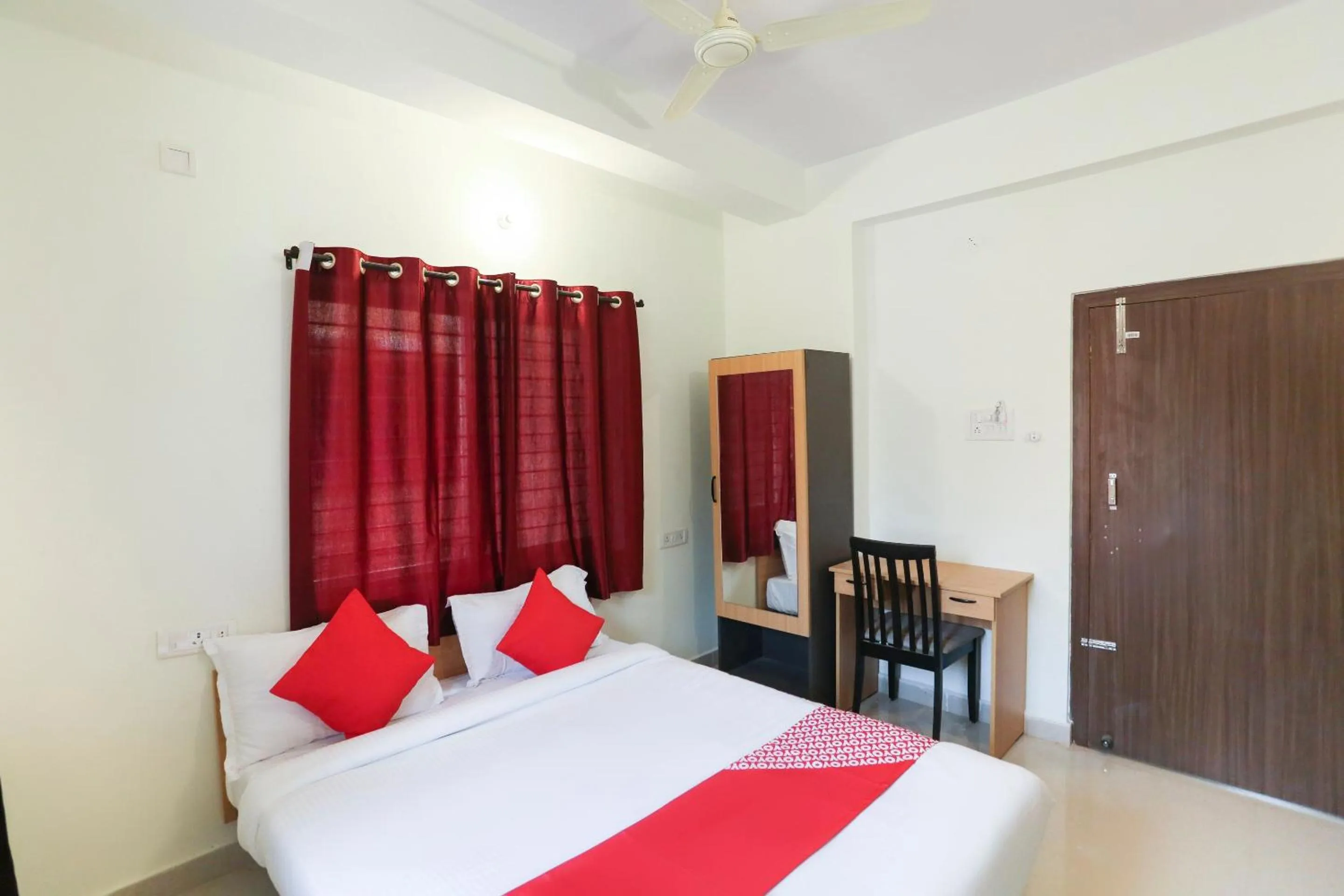 Bedroom, Bed in Super Hotel O Prashant Villa