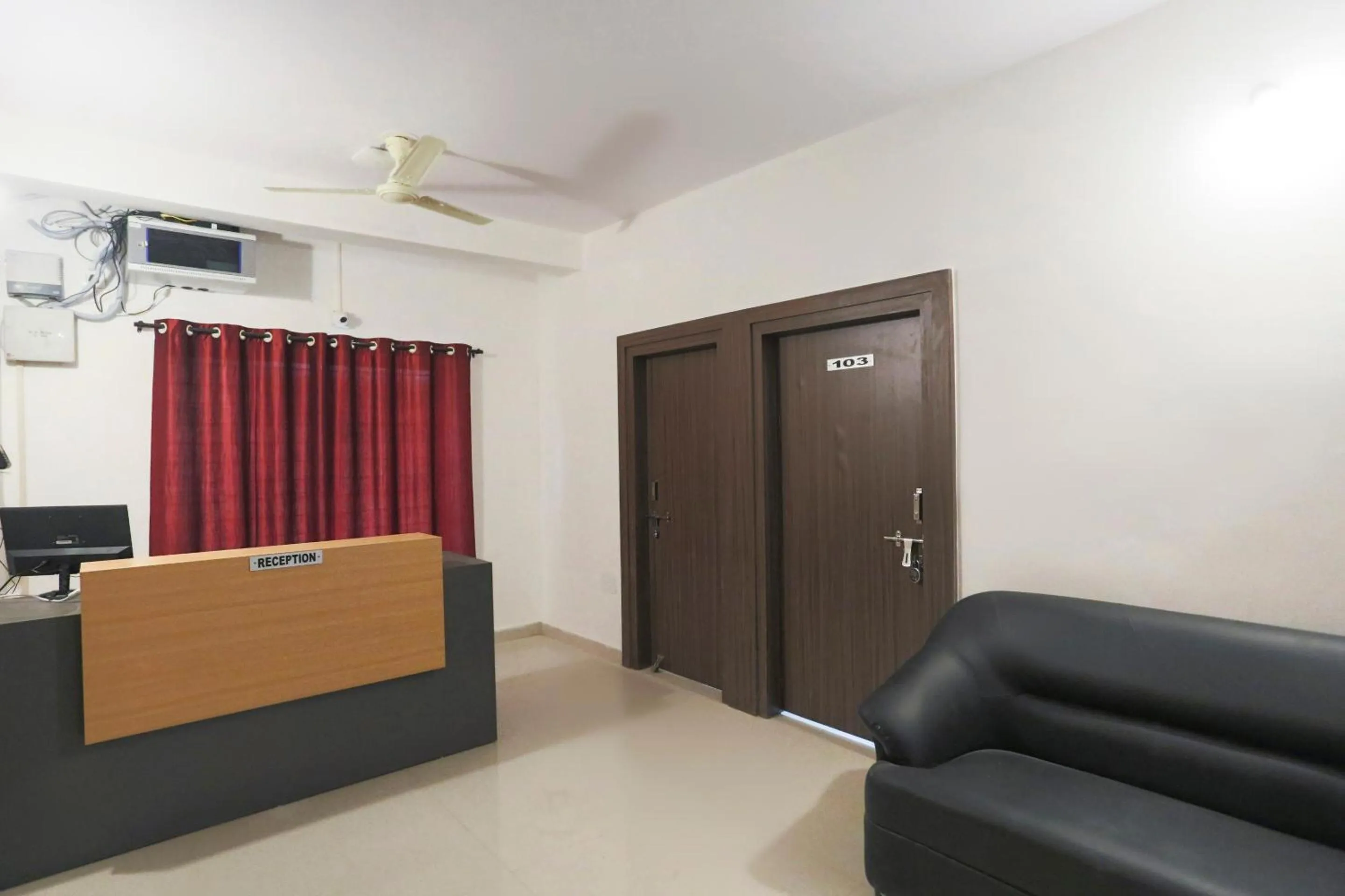 Lobby or reception in Super Hotel O Prashant Villa