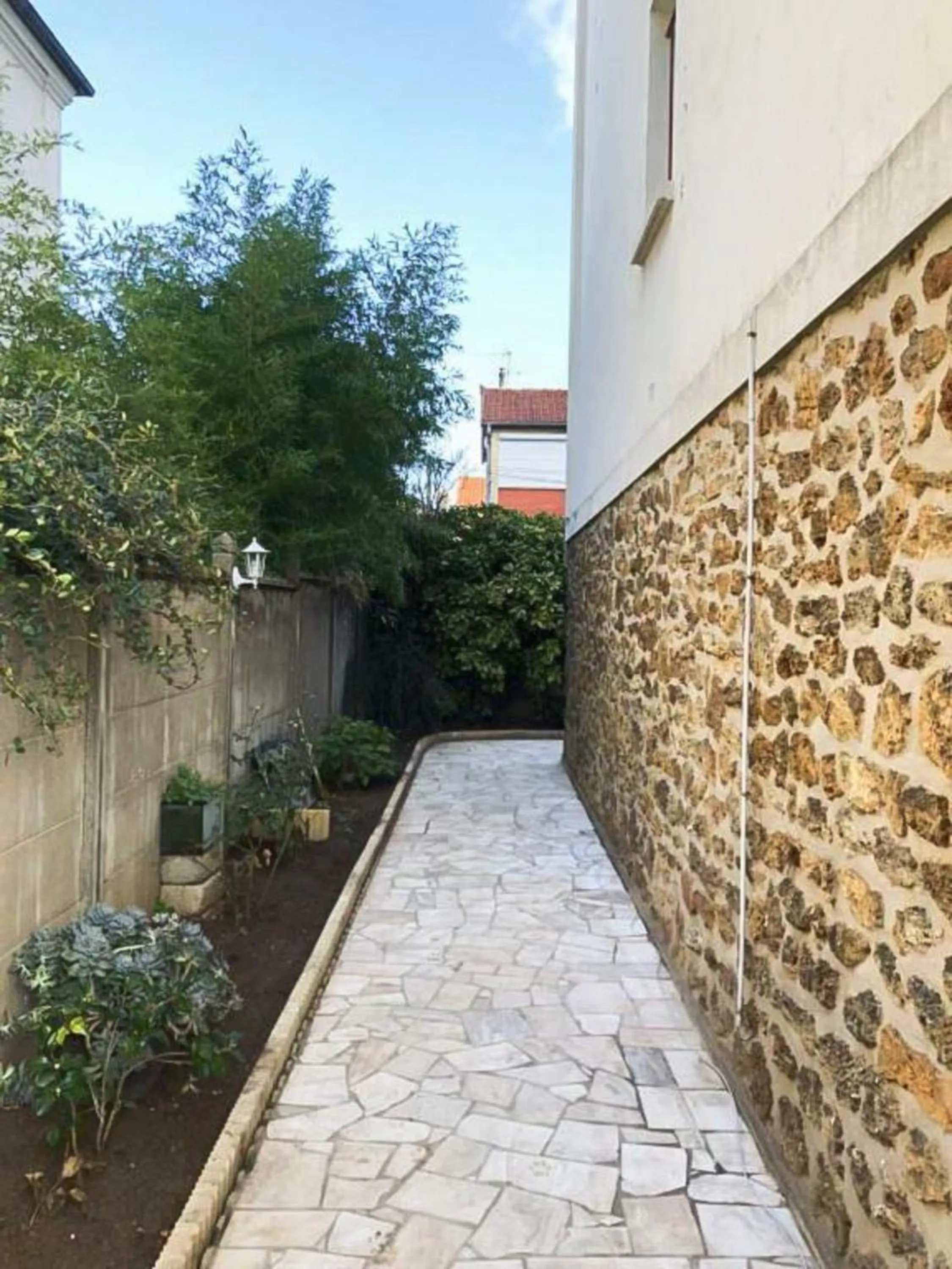 Garden in La Maison Charentonneau