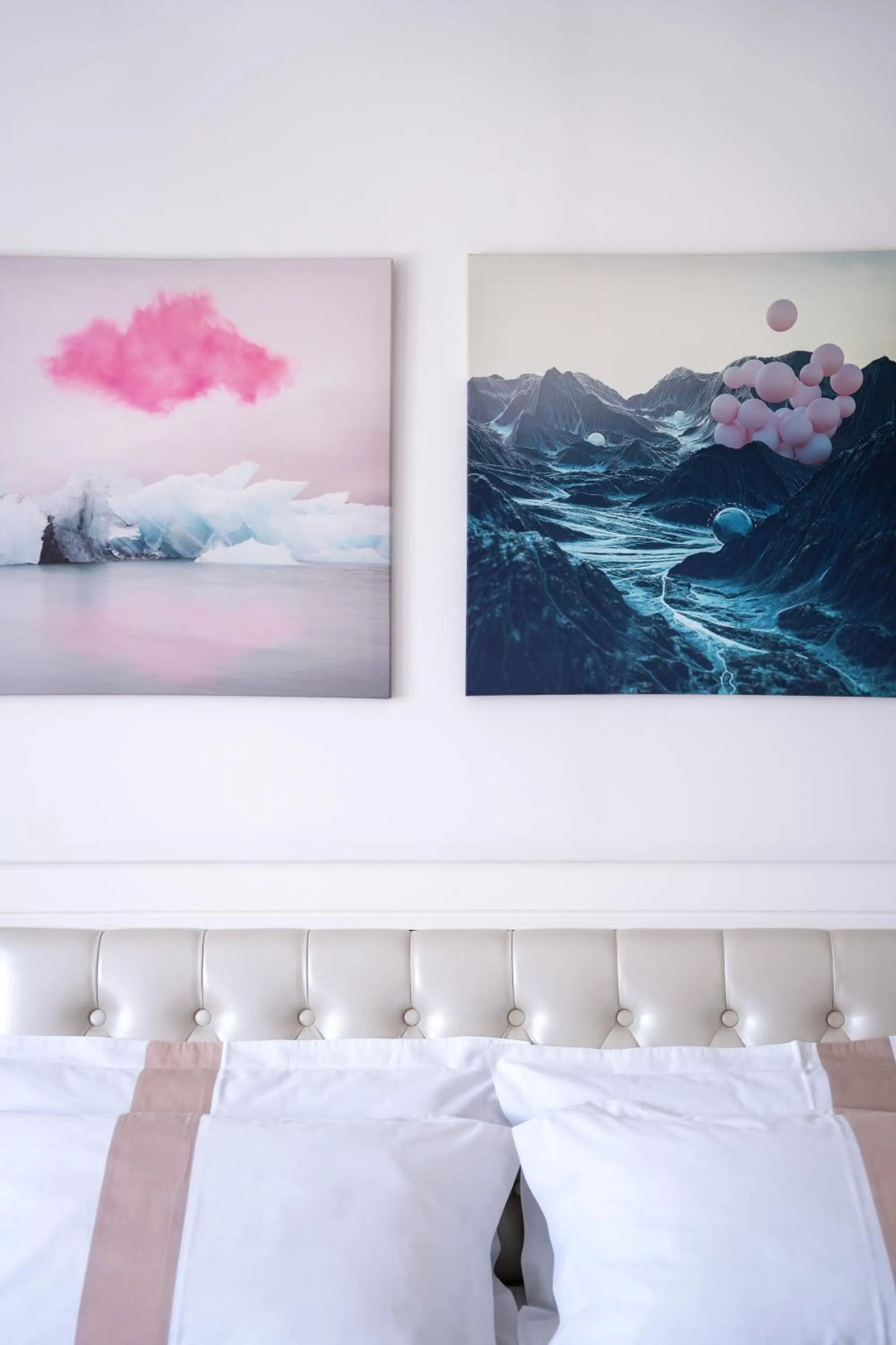 Decorative detail, Bed in La Maison Charentonneau