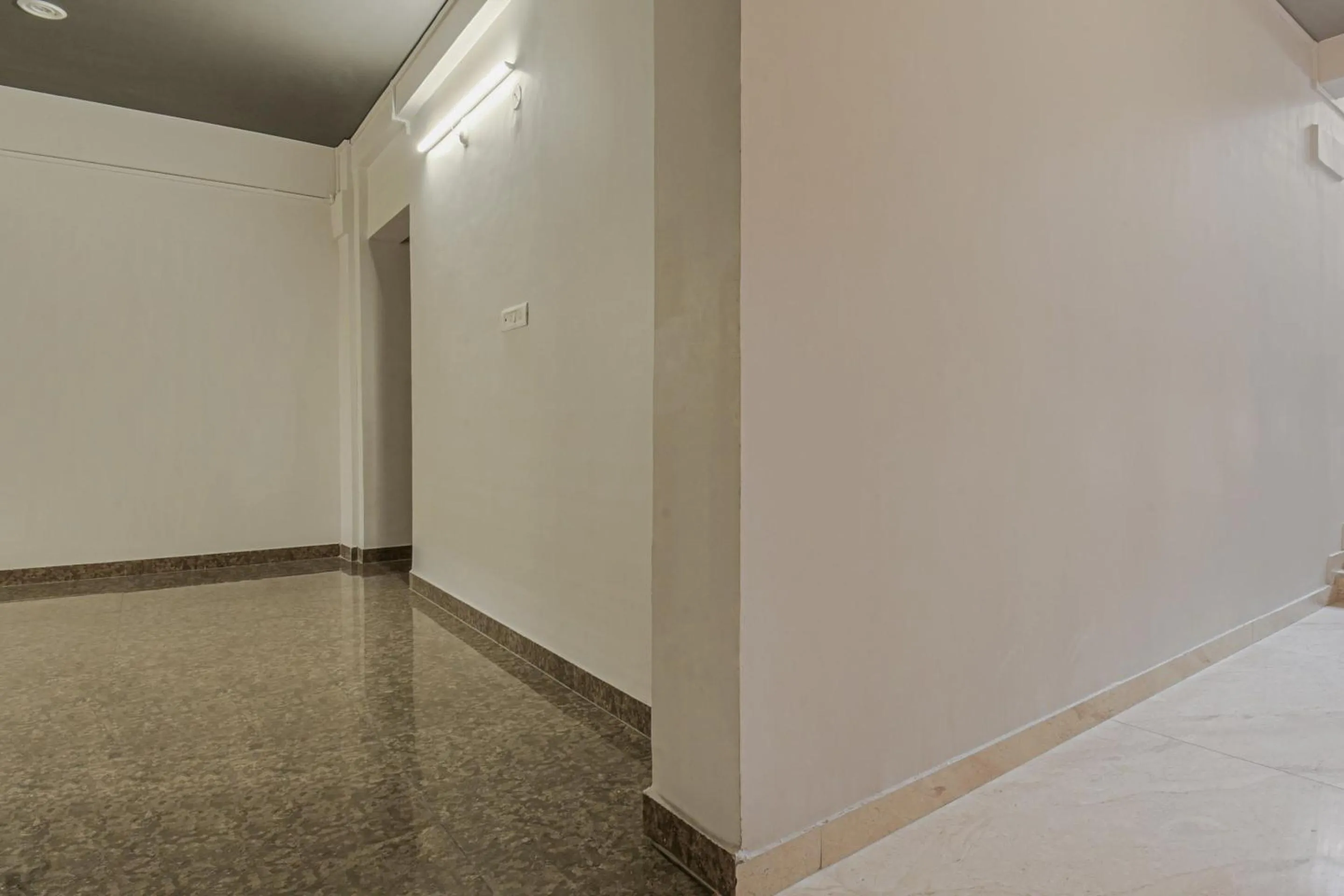 Lobby or reception in Super Townhouse Vidya Vihar