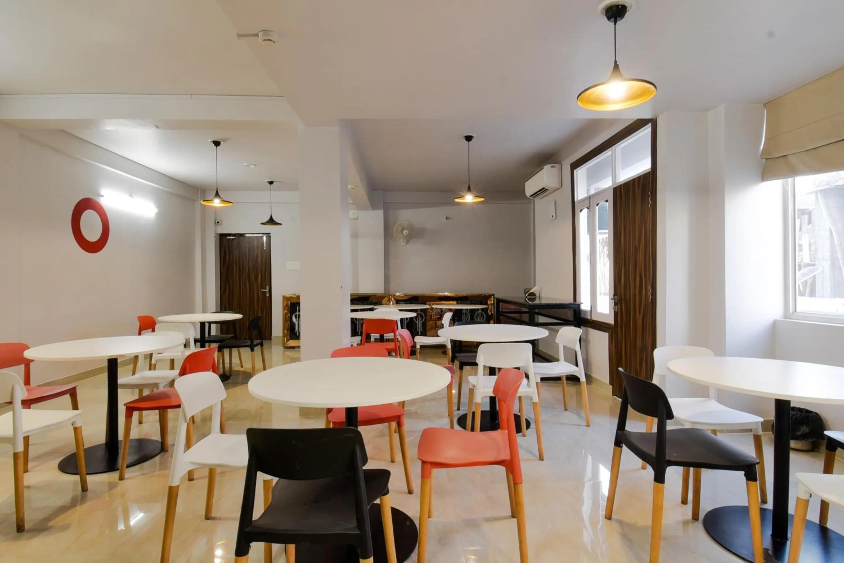 Restaurant/places to eat in Super Townhouse Vidya Vihar