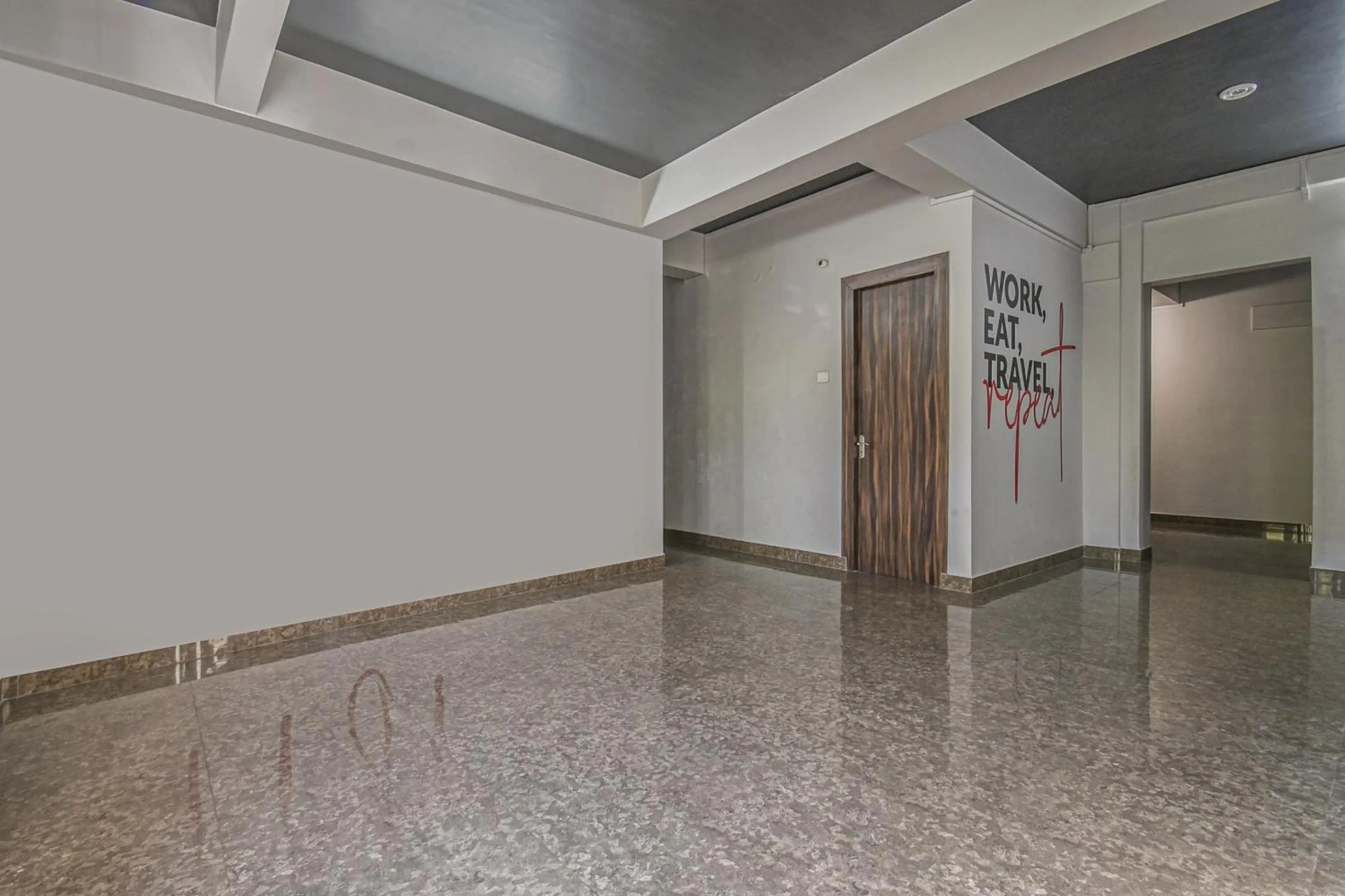 Lobby or reception in Super Townhouse Vidya Vihar