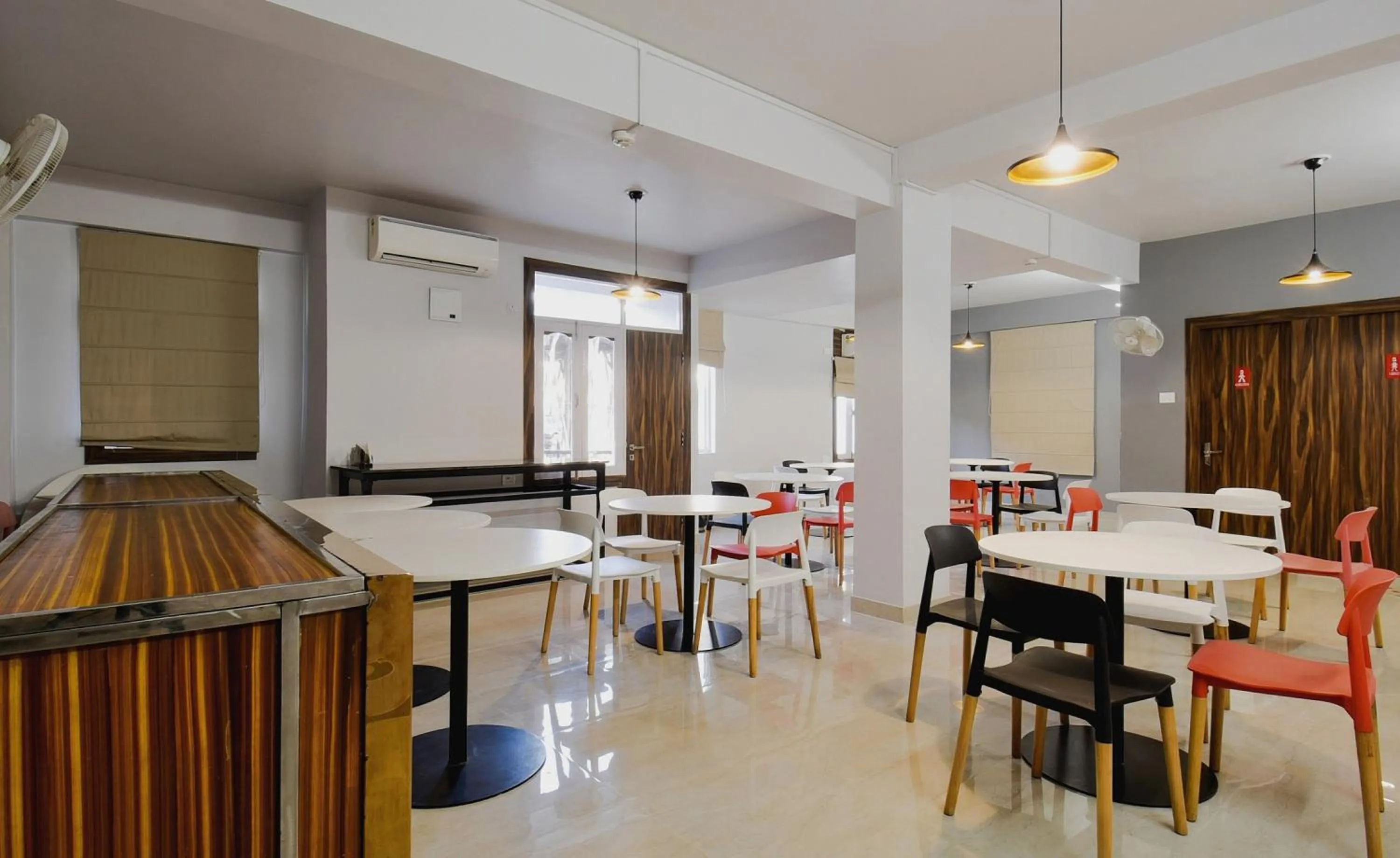 Restaurant/places to eat in Super Townhouse Vidya Vihar