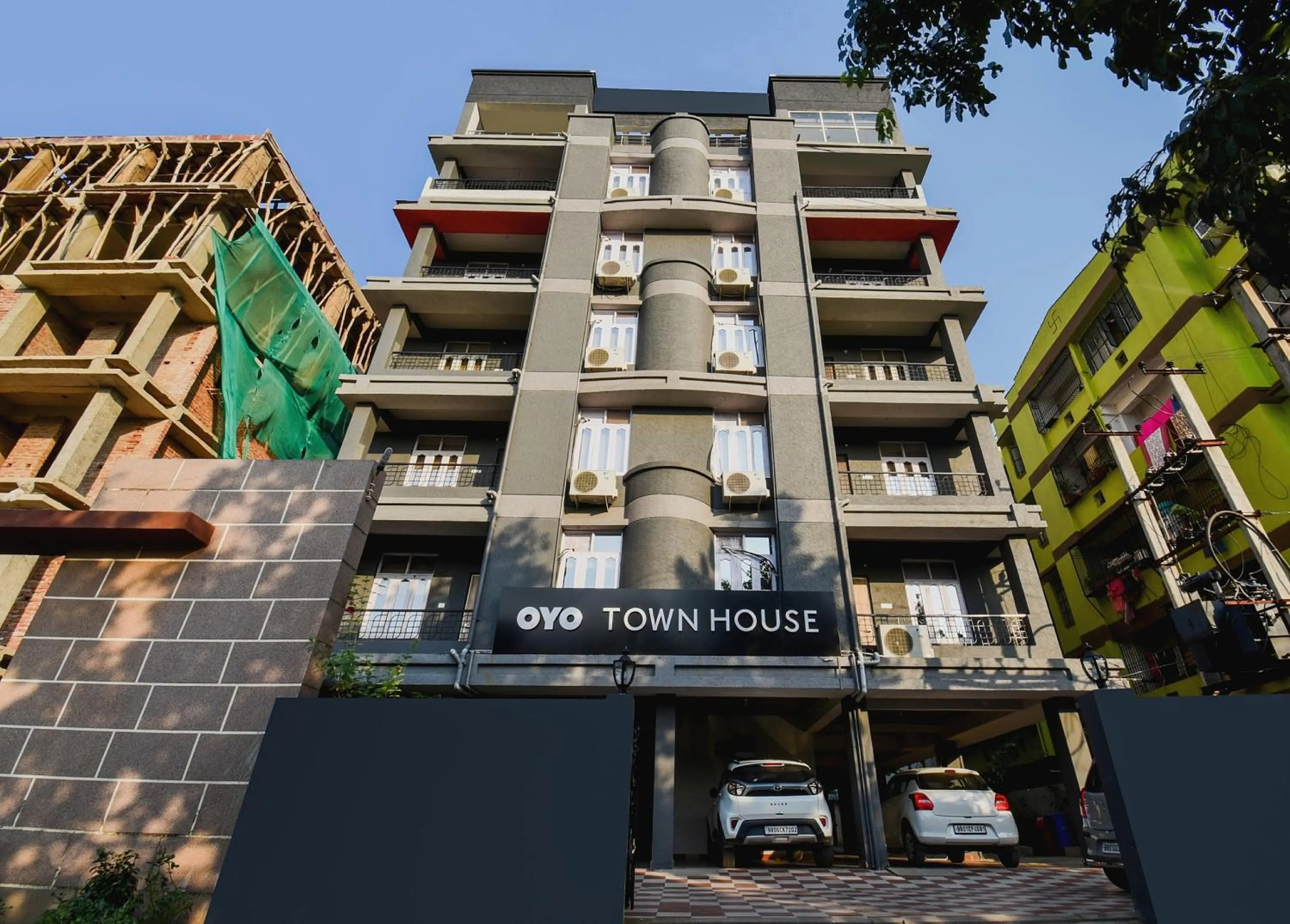 Facade/entrance in Super Townhouse Vidya Vihar