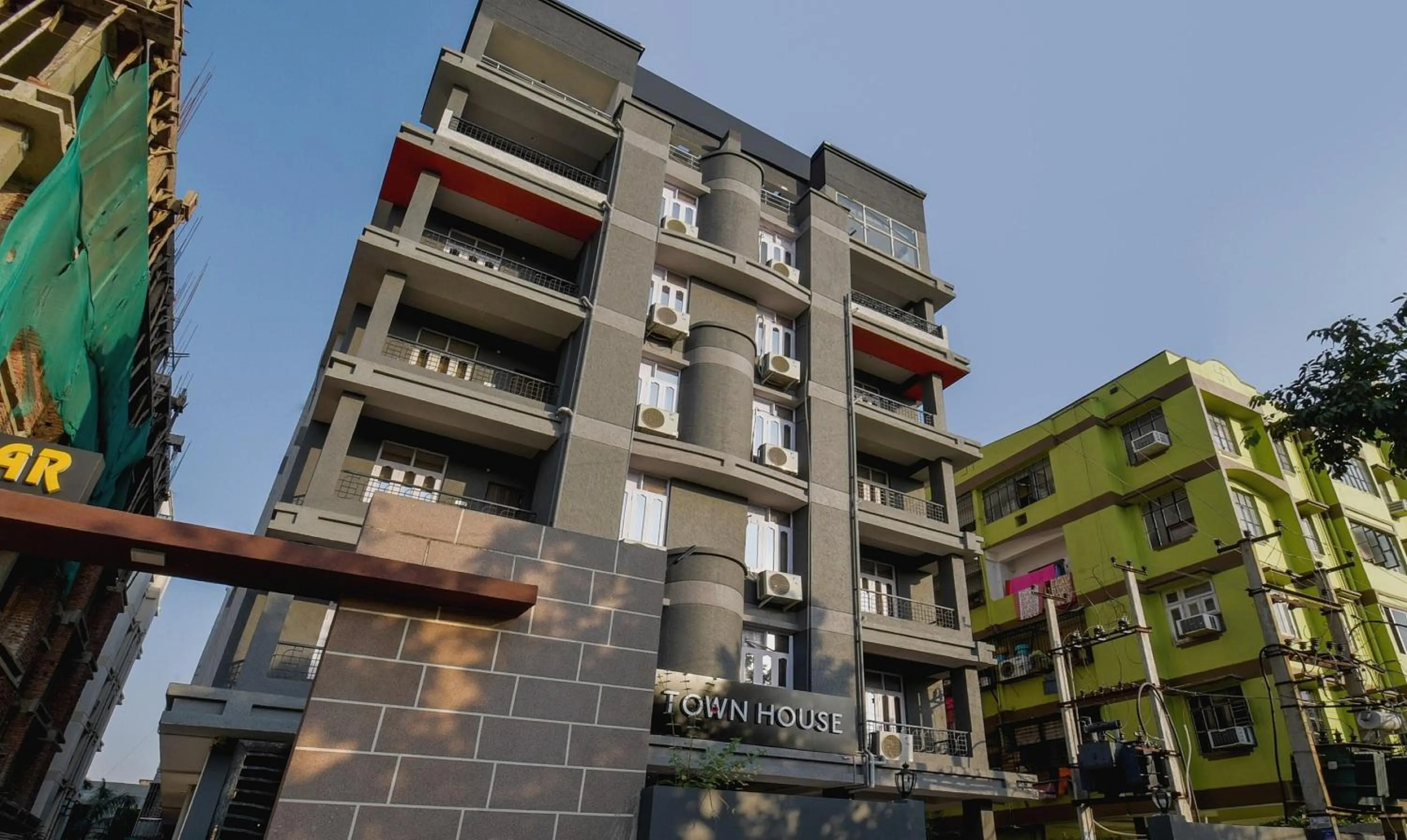 Facade/entrance in Super Townhouse Vidya Vihar