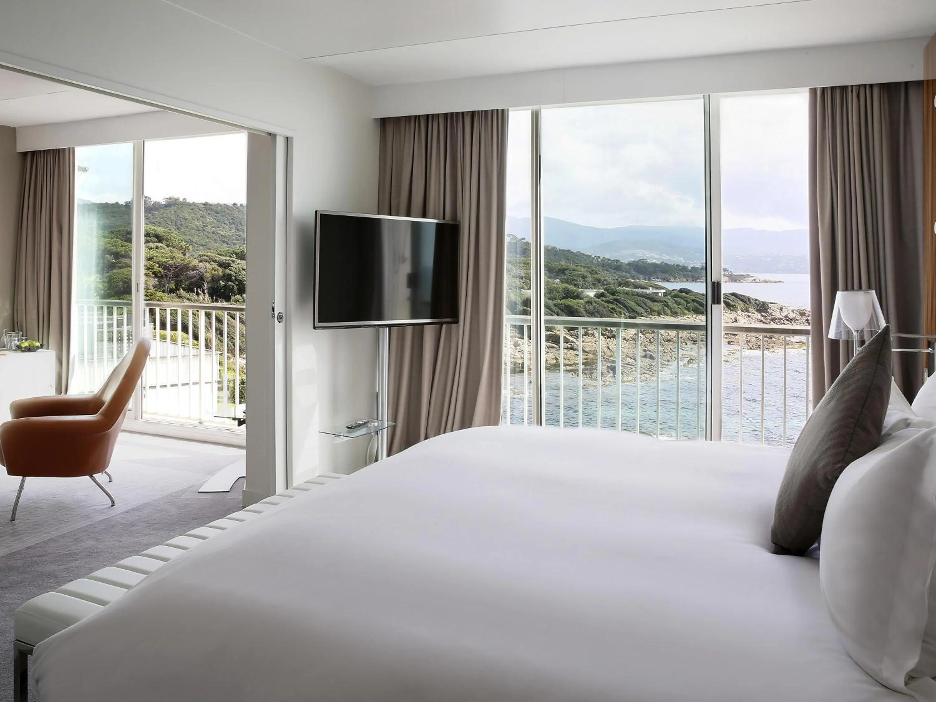 Bedroom, Bed in Sofitel Golfe d'Ajaccio Thalassa Sea & Spa