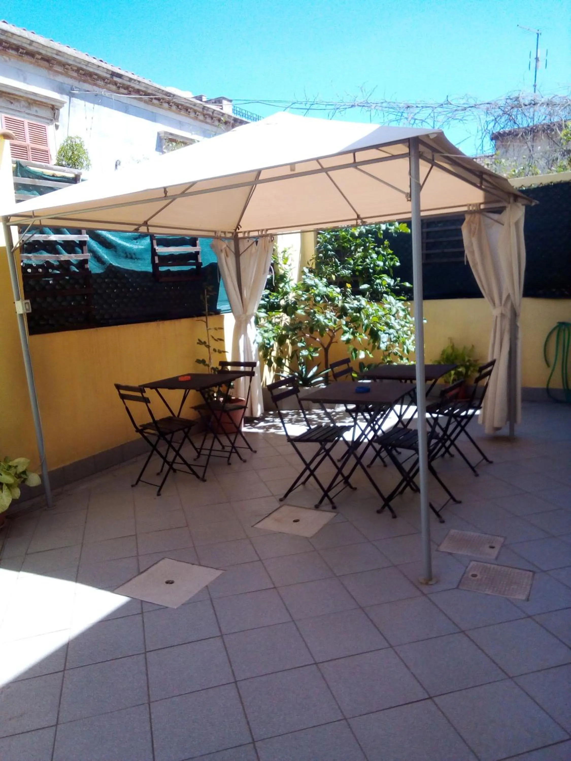 Patio in B&B Scirocco D'Africa