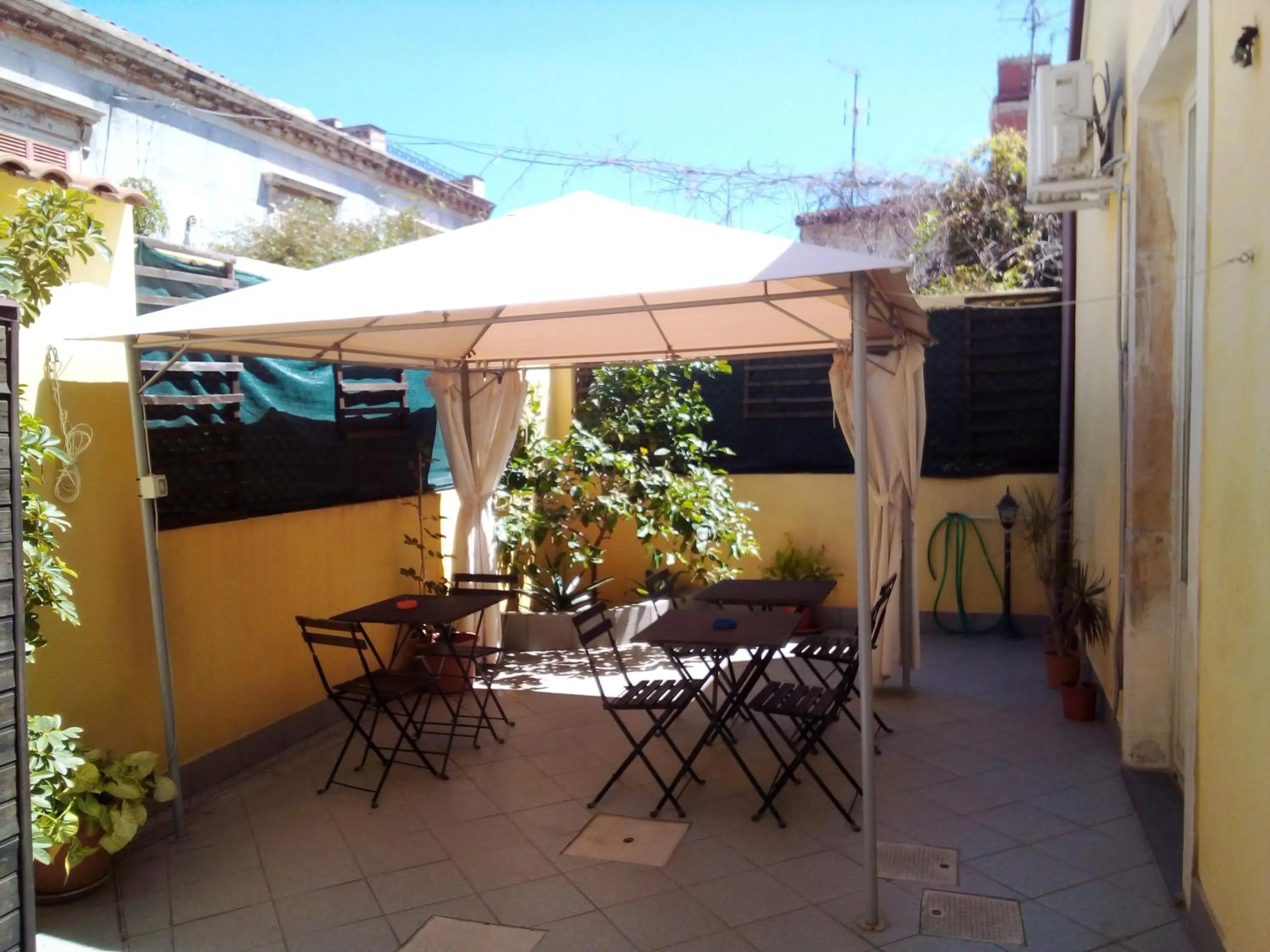 Patio in B&B Scirocco D'Africa