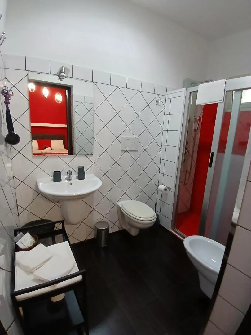 Bathroom in B&B Scirocco D'Africa