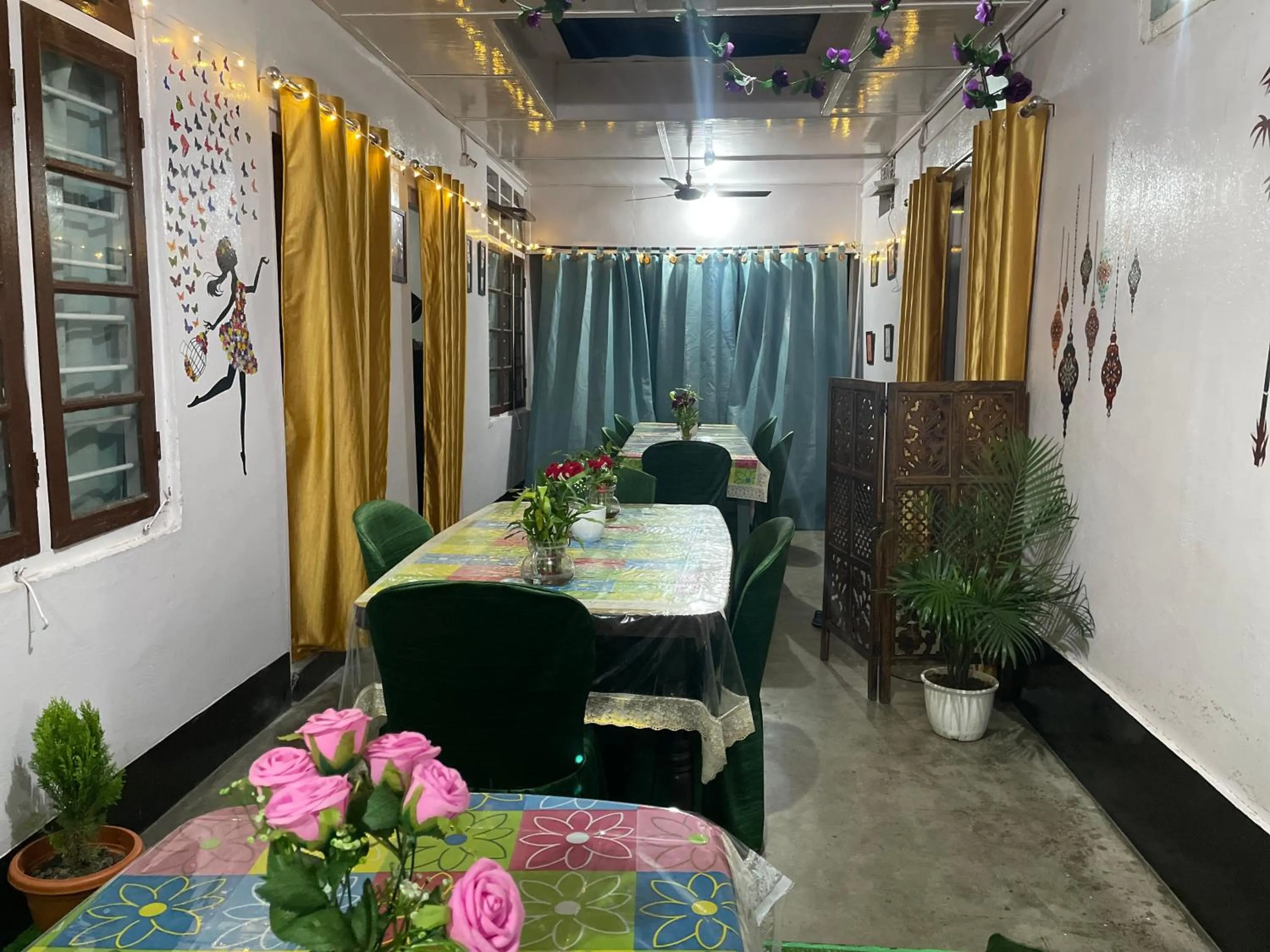 Restaurant/places to eat in Namaskar Lodge and Homestay