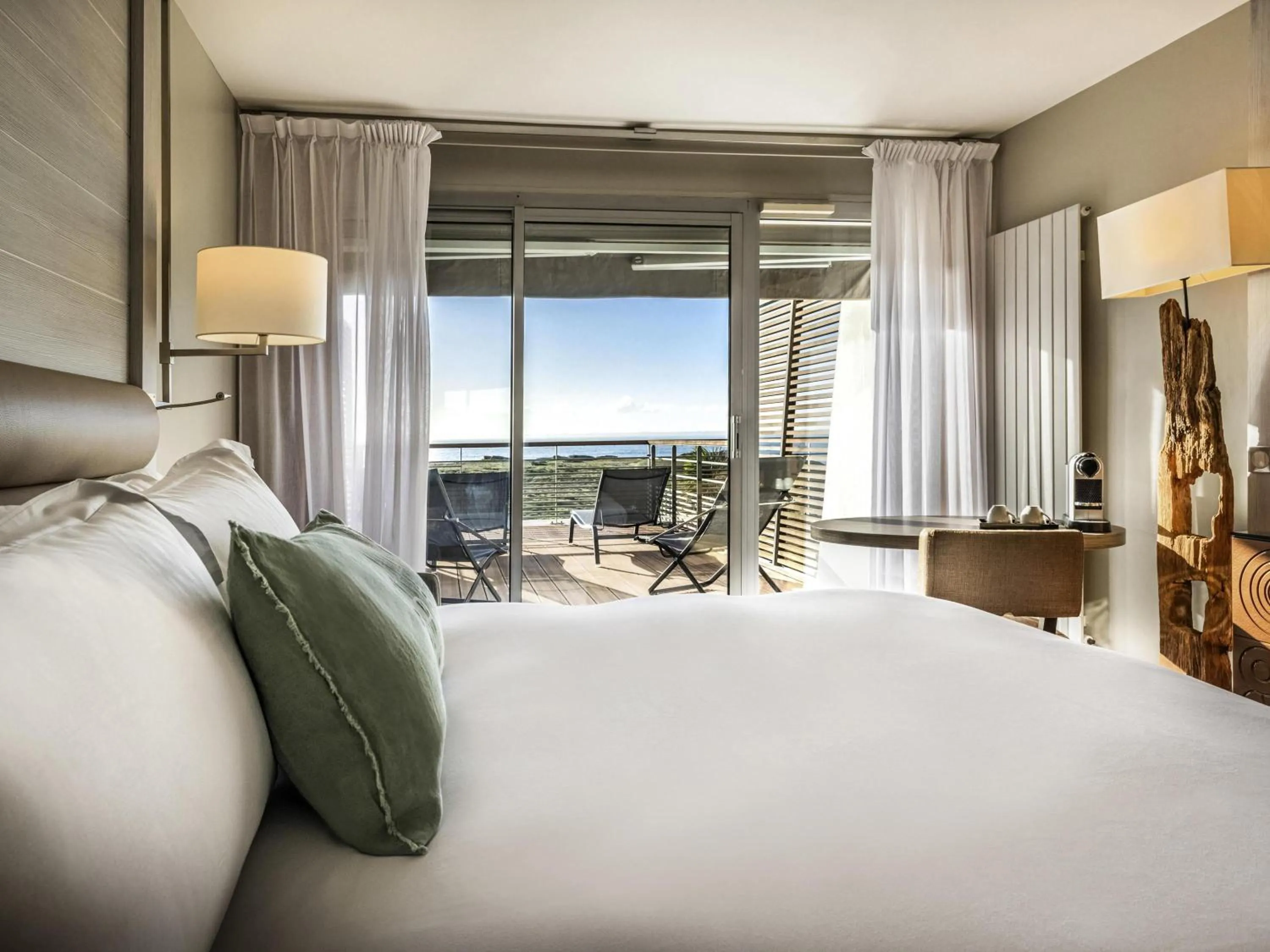 Bedroom, Bed in Sofitel Quiberon Thalassa sea & spa