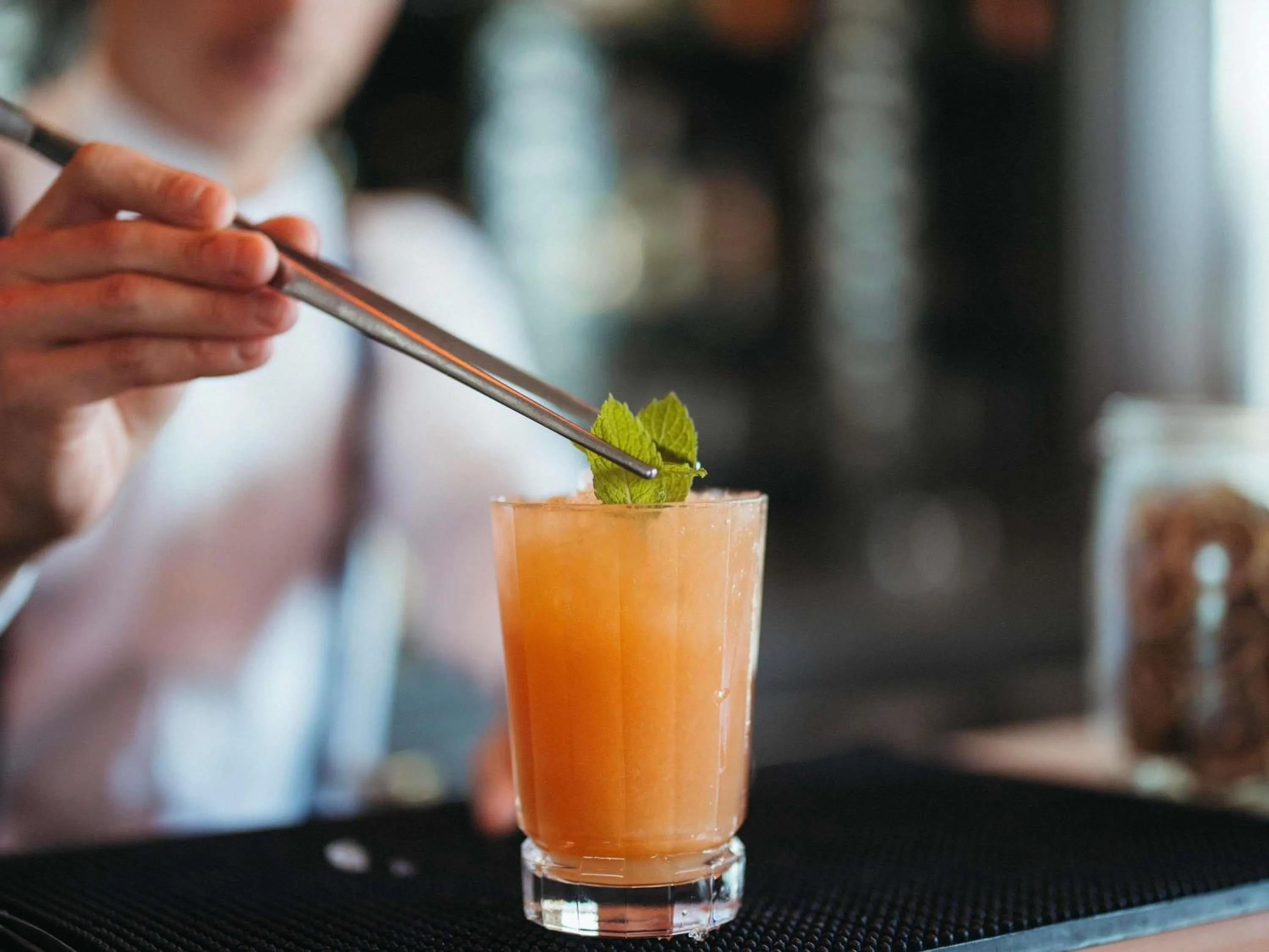 Lounge or bar in Sofitel Quiberon Thalassa sea & spa