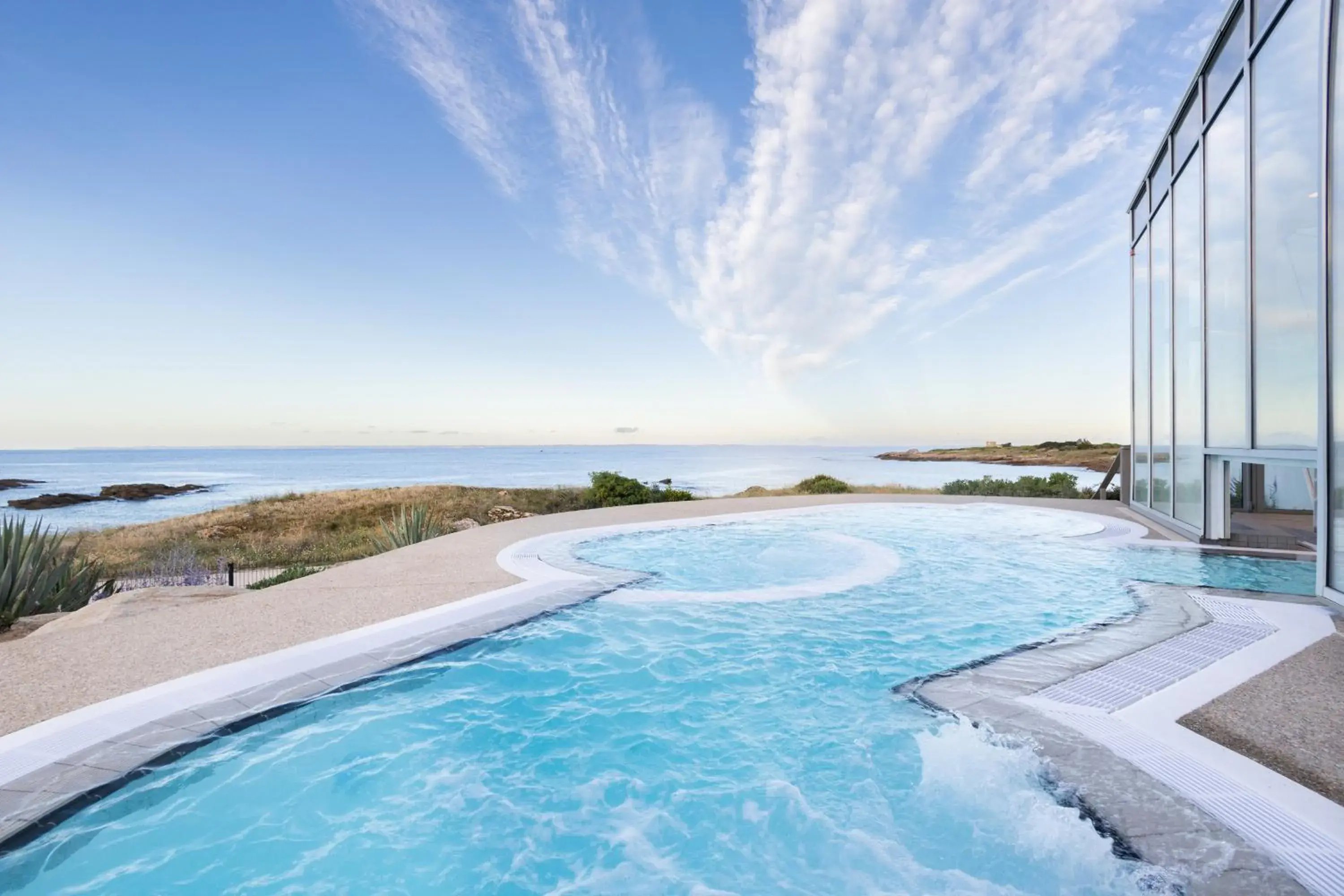 Swimming pool in Sofitel Quiberon Thalassa sea & spa Swimming pool in Sofitel Quiberon Thalassa sea & spa