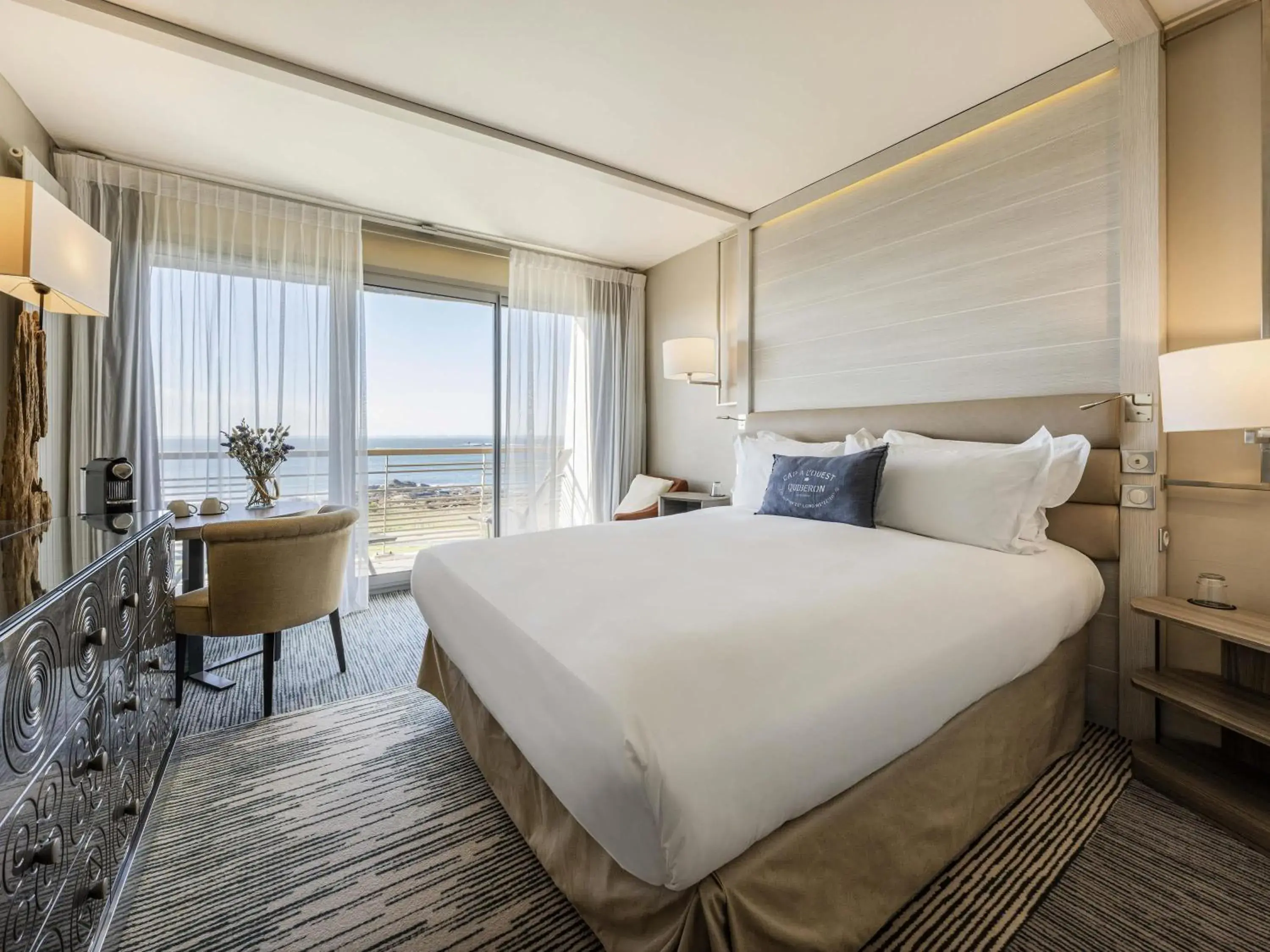 Bedroom, Bed in Sofitel Quiberon Thalassa sea & spa Bedroom, Bed in Sofitel Quiberon Thalassa sea & spa