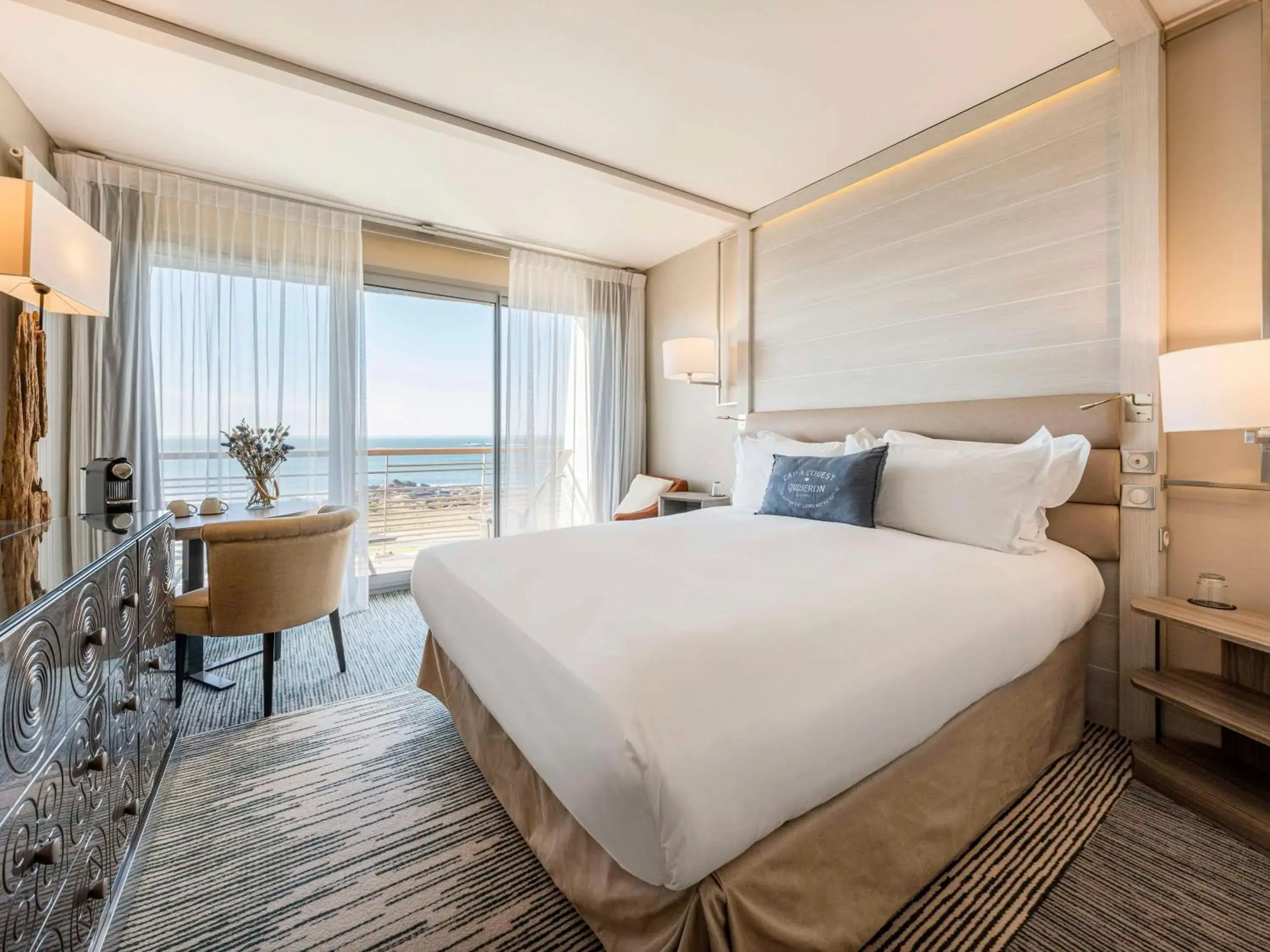 Bedroom, Bed in Sofitel Quiberon Thalassa sea & spa Bedroom, Bed in Sofitel Quiberon Thalassa sea & spa