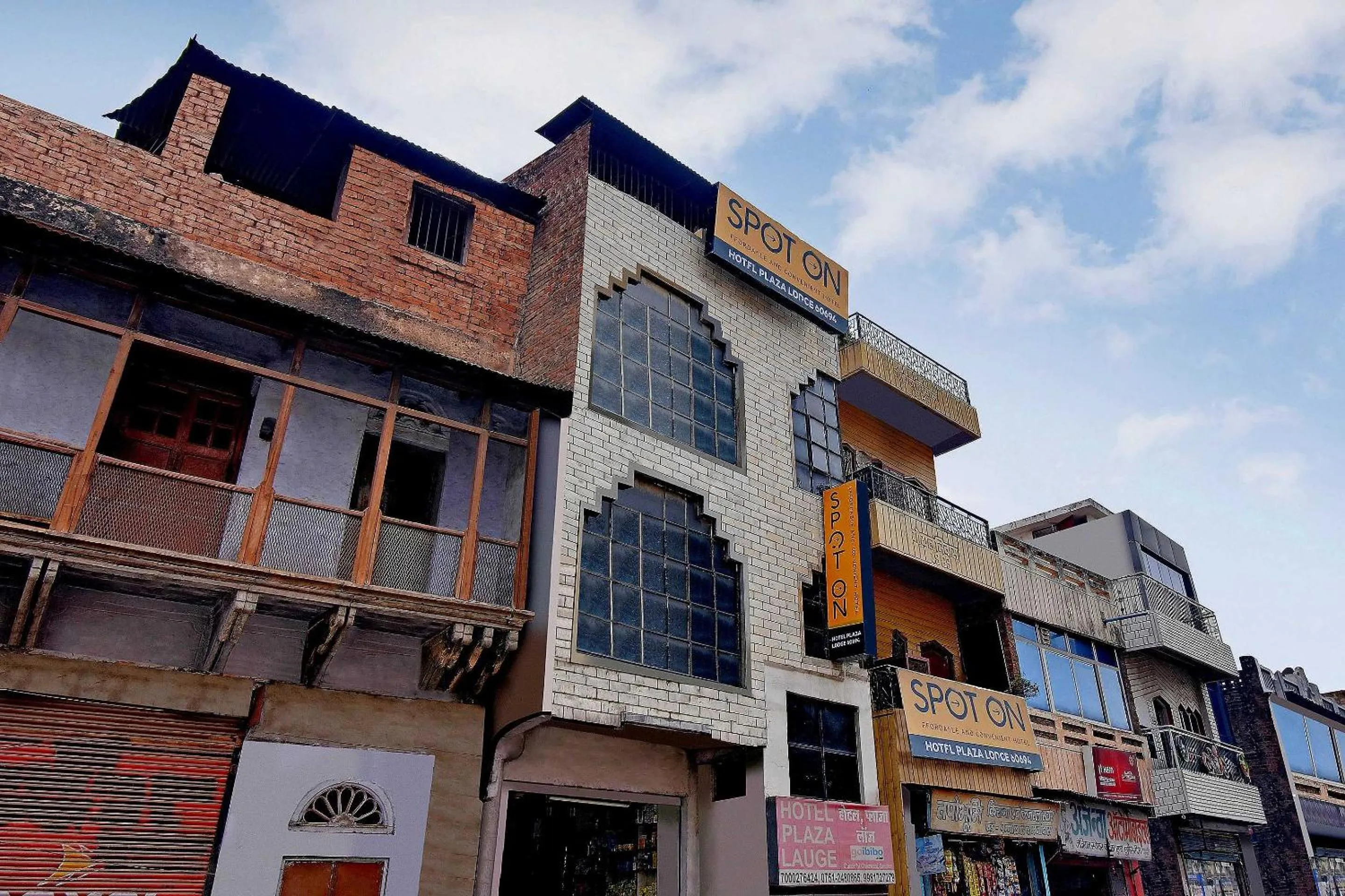 Facade/entrance in Hotel O Plaza Lodge