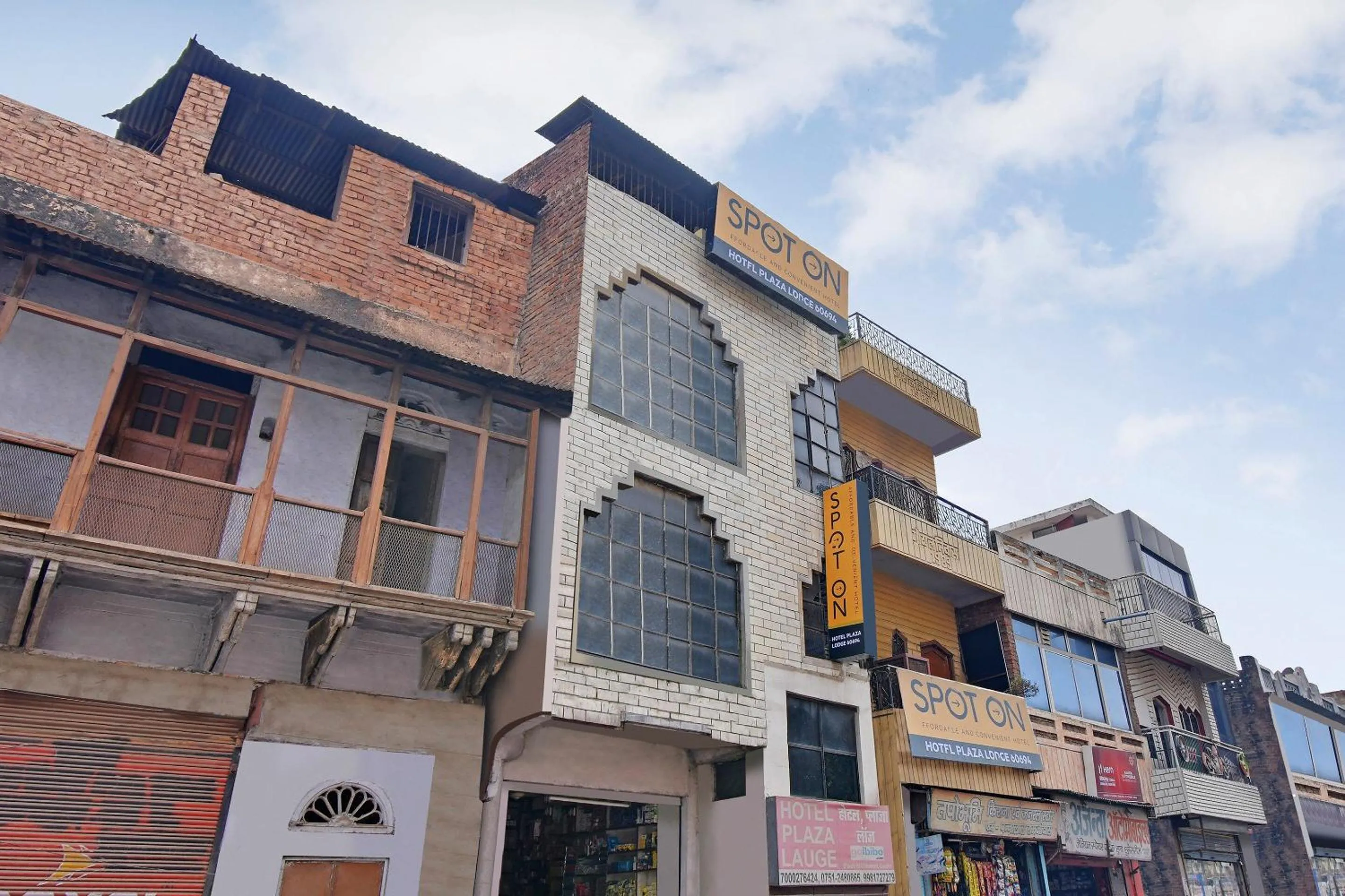 Facade/entrance in Hotel O Plaza Lodge