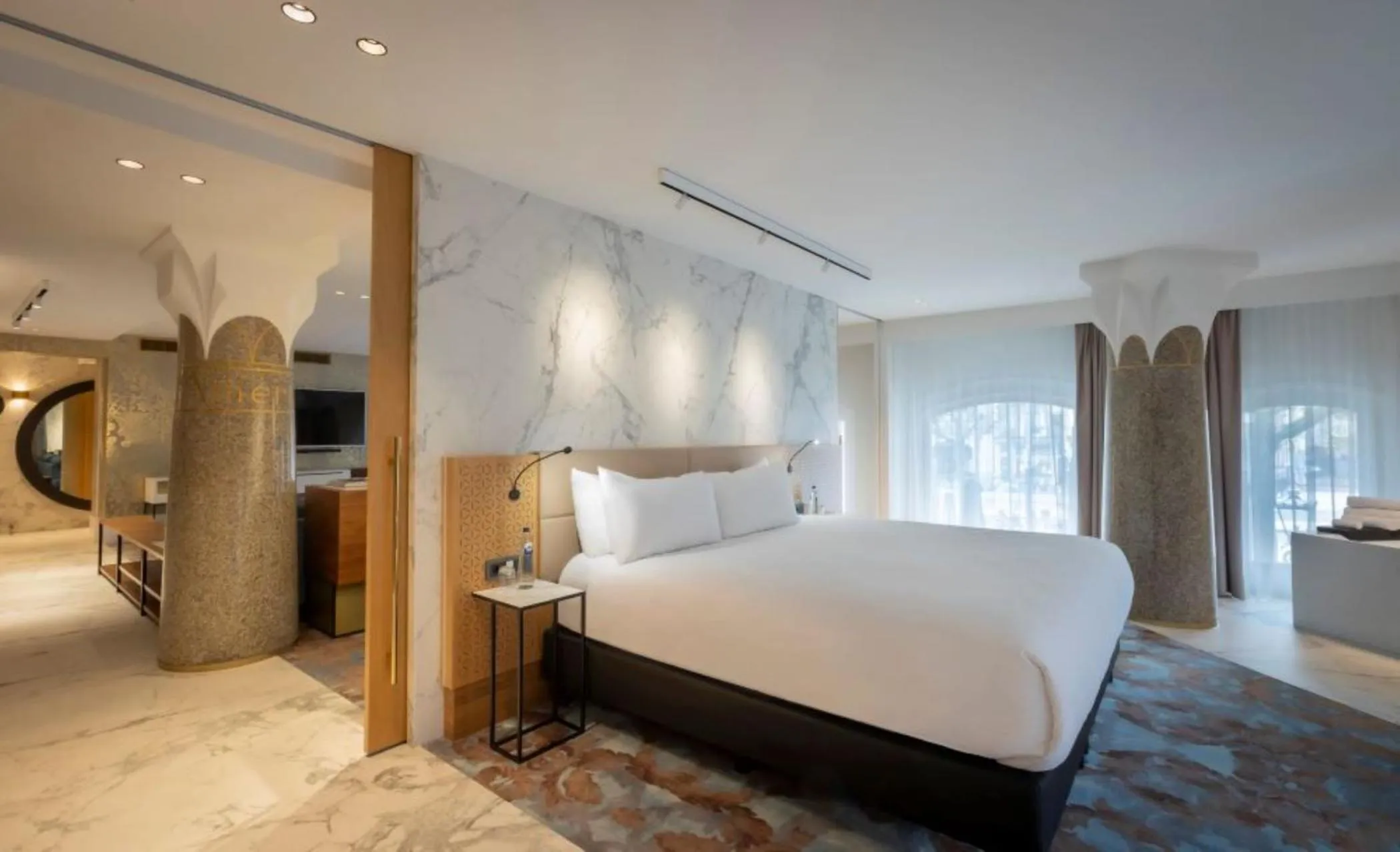 Bedroom, Bed in Clayton Hotel Amsterdam American