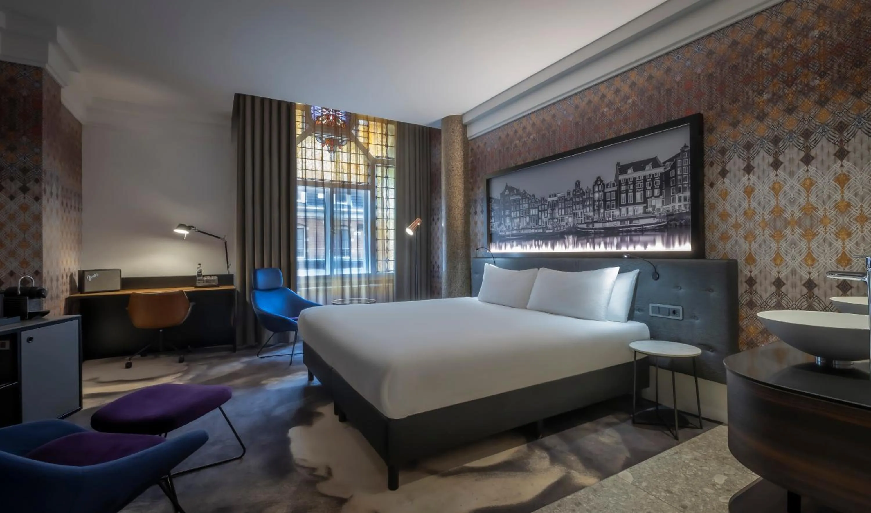 Bed in Clayton Hotel Amsterdam American