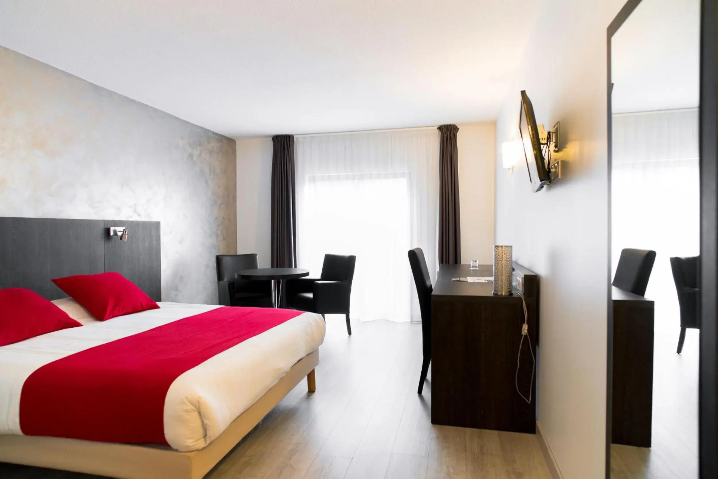Comfort Double or Twin Room in Ariane Hôtel Fos sur Mer Comfort Double or Twin Room in Ariane Hôtel Fos sur Mer