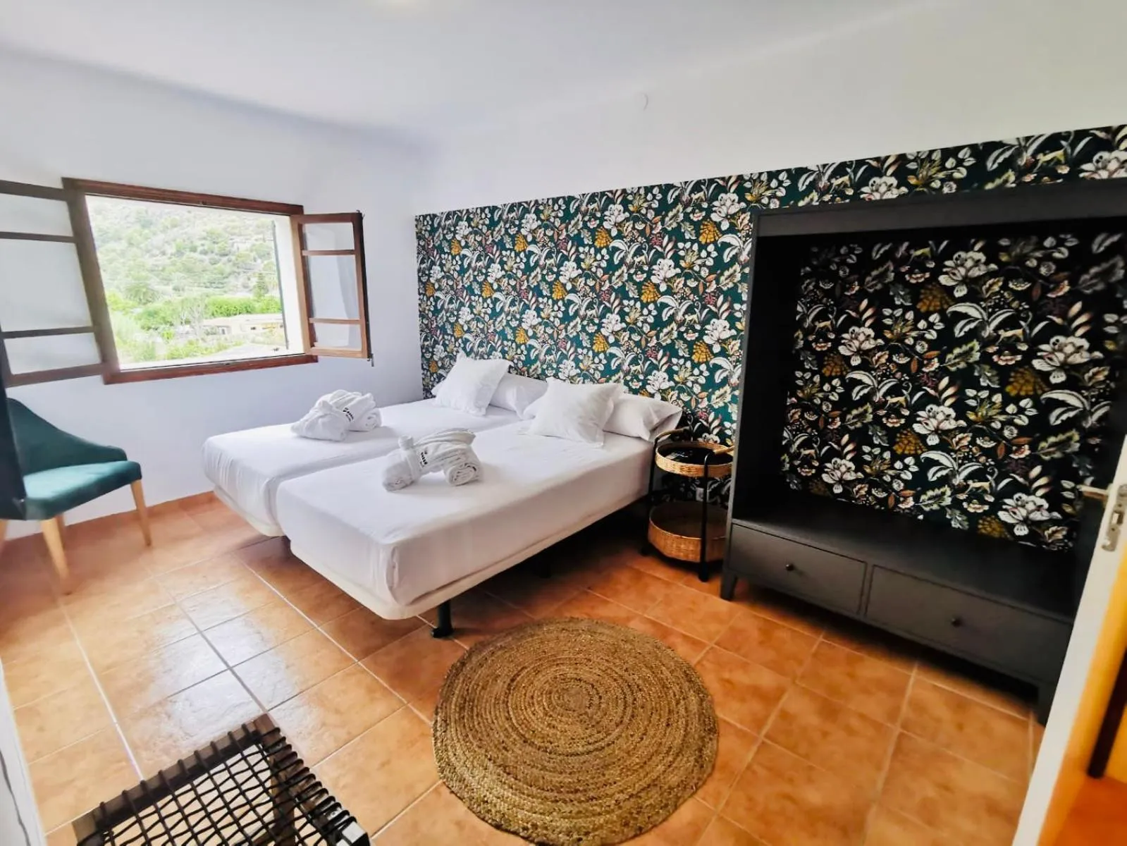 Photo of the whole room in Sol Port Soller